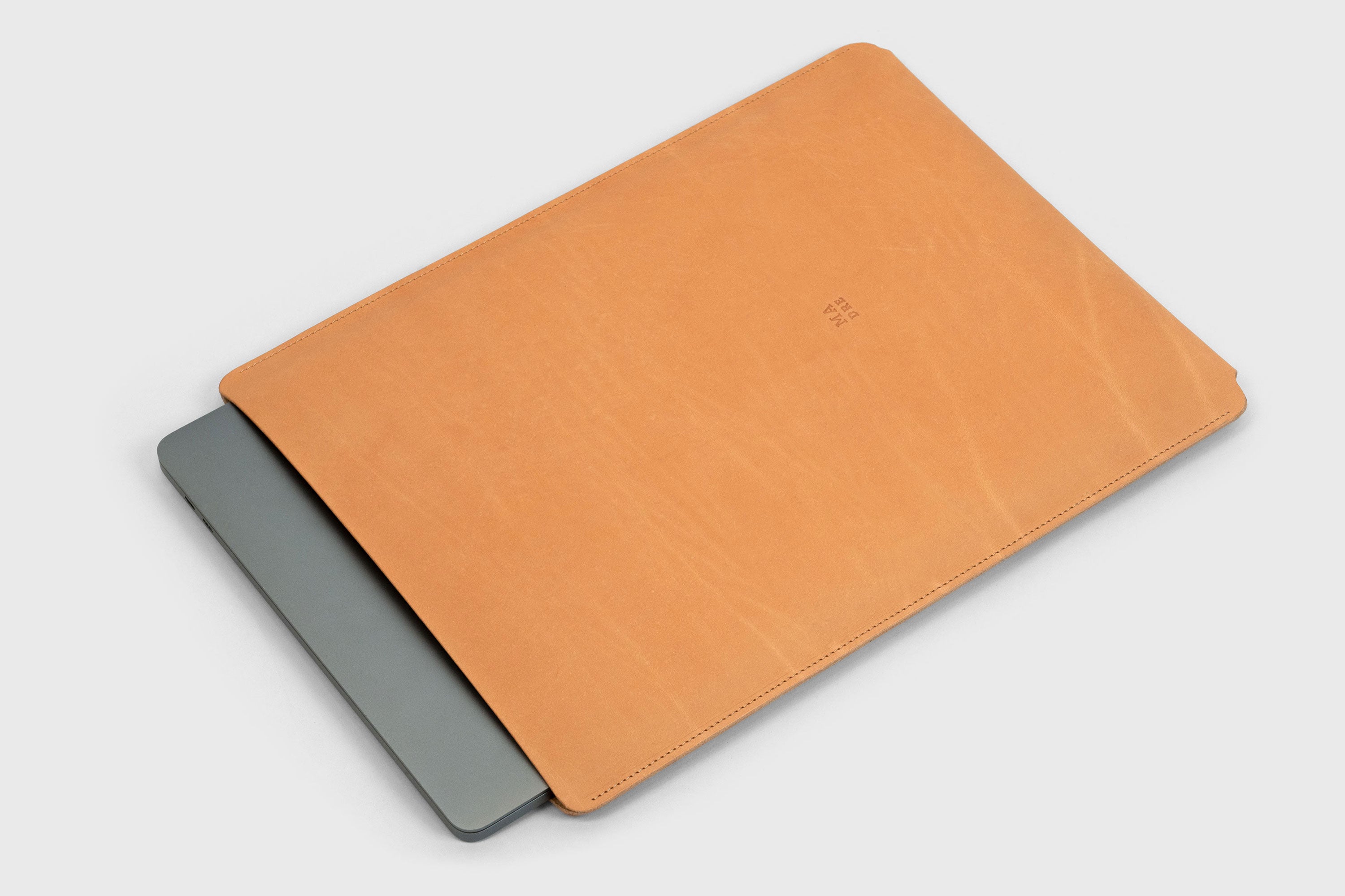 MacBook Air 15 Inch Sleeve Leather Brown Colour Minimalistic Design Premium Quality By Atelier Madre Manuel Dreesmann Atelier Madre Barcelona Spain