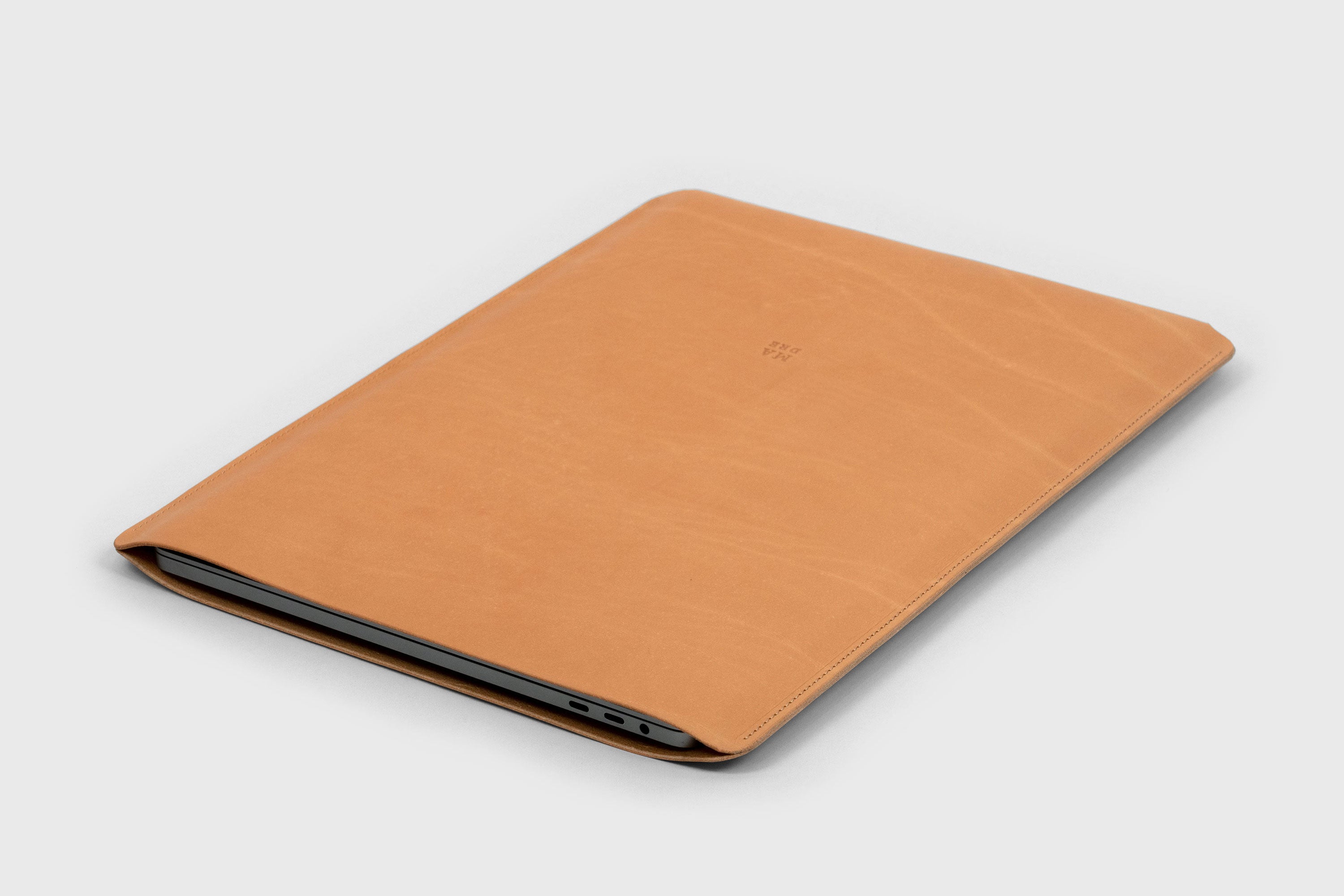 MacBook Air 15 Inch Sleeve Leather Brown Colour Minimalistic Design Premium Quality By Atelier Madre Manuel Dreesmann Atelier Madre Barcelona Spain