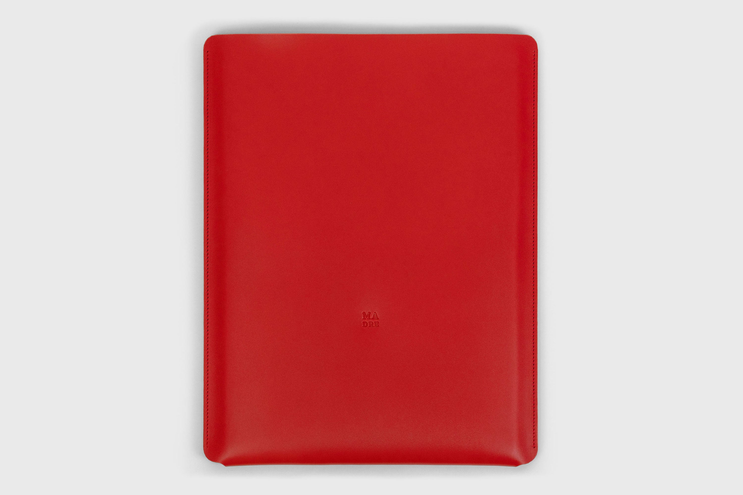 MacBook Air 15 Inch Sleeve Leather Red Colour Minimalistic Design Premium Quality By Atelier Madre Manuel Dreesmann Atelier Madre Barcelona Spain