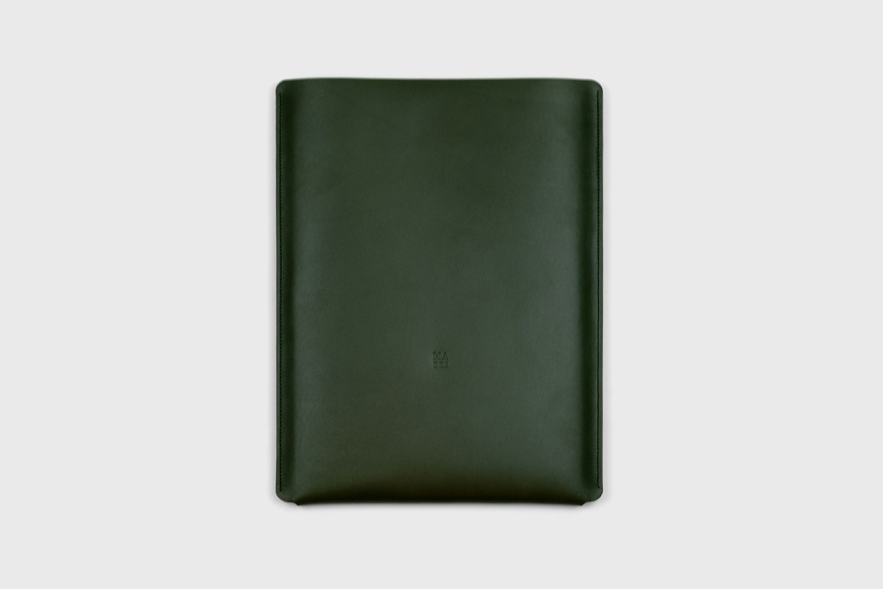 MacBook Air 15 Inch Sleeve Leather Dark Olive Green Colour Minimalistic Design Premium Quality By Atelier Madre Manuel Dreesmann Atelier Madre Barcelona Spain