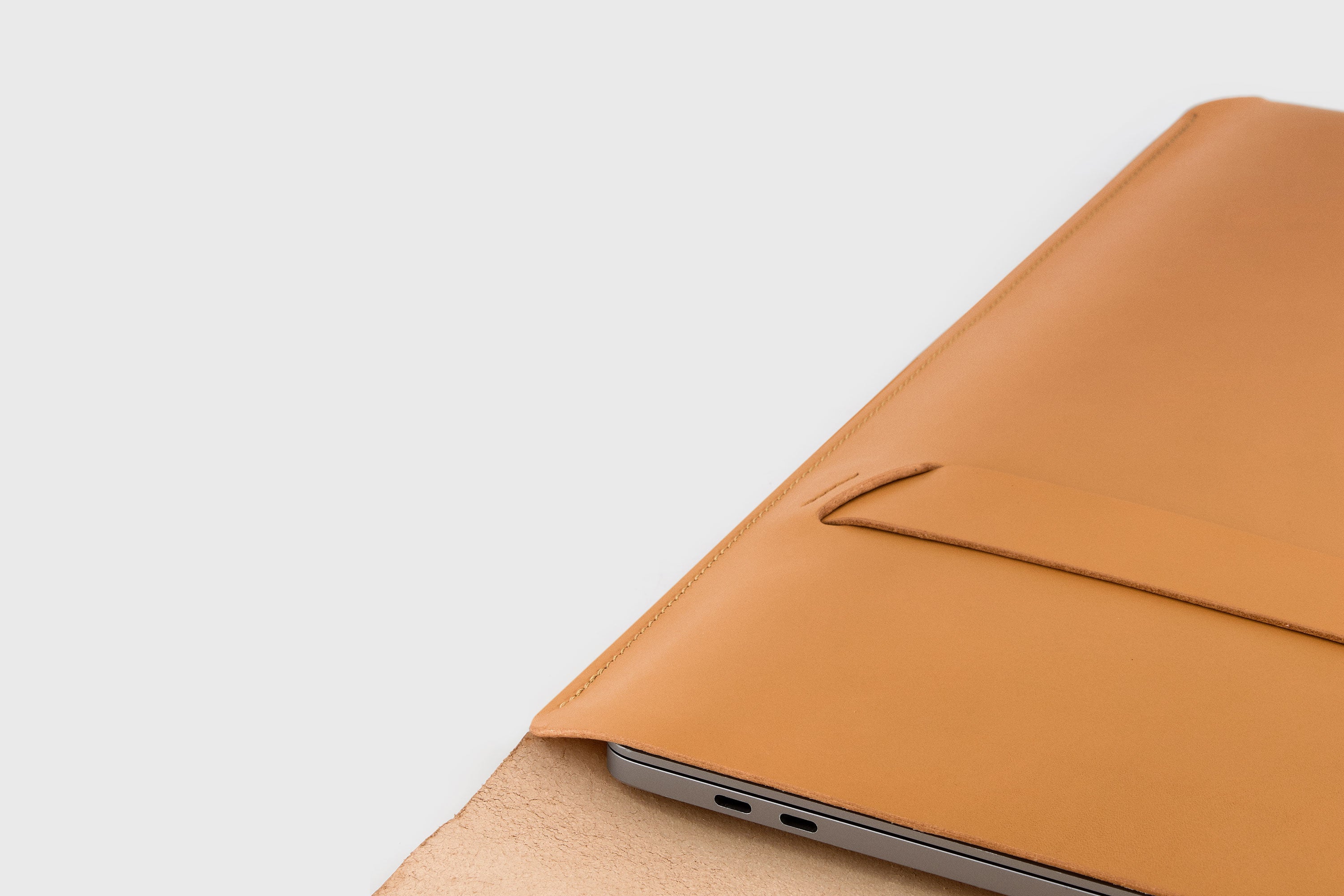 Bolsa de couro para MacBook Vertical