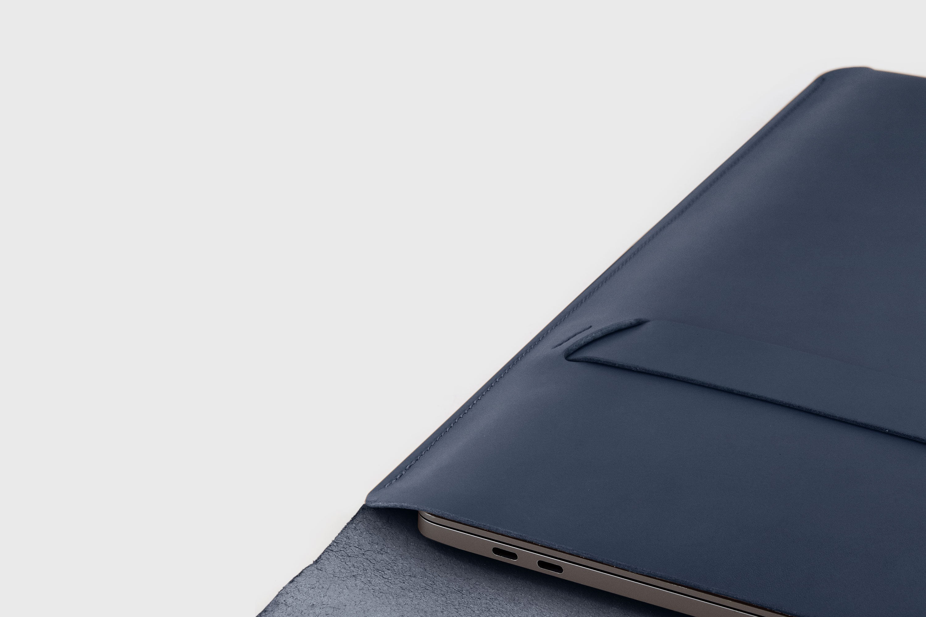 Bolsa de couro para MacBook Vertical