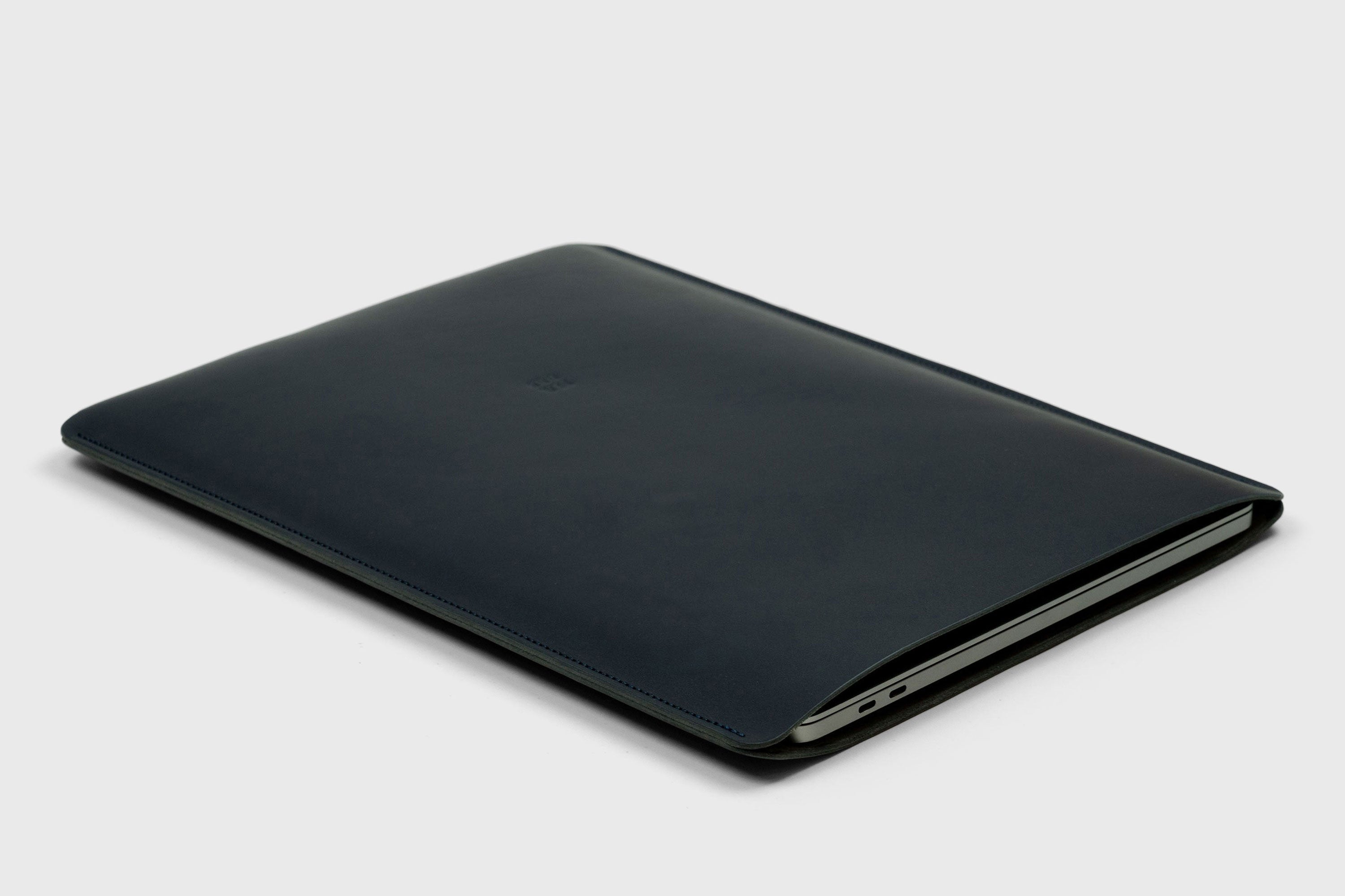 MacBook Air 15 Inch Sleeve Leather Dark Marine Blue Colour Minimalistic Design Premium Quality By Atelier Madre Manuel Dreesmann Atelier Madre Barcelona Spain