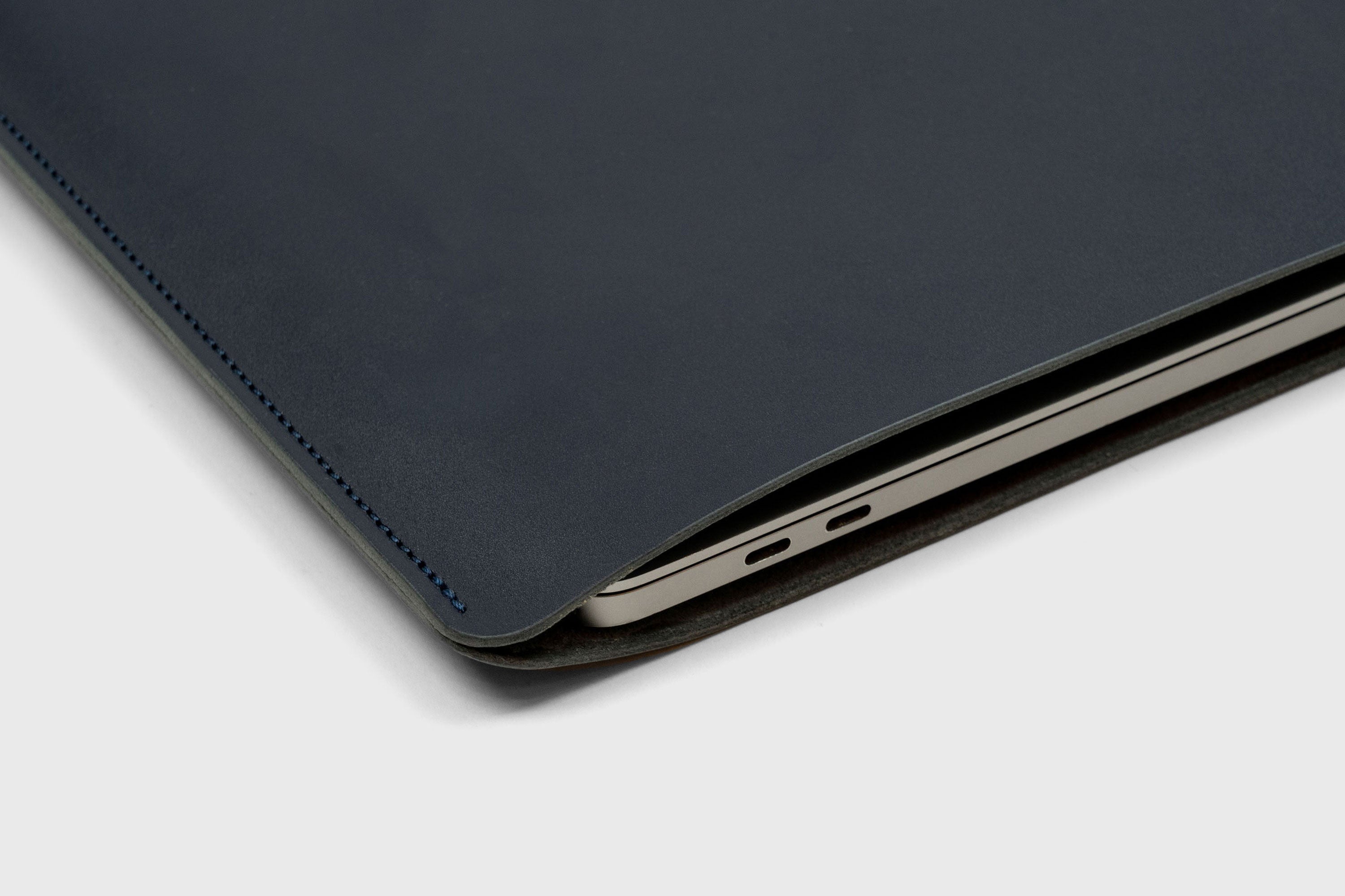 MacBook Air 15 Inch Sleeve Leather Dark Marine Blue Colour Minimalistic Design Premium Quality By Atelier Madre Manuel Dreesmann Atelier Madre Barcelona Spain