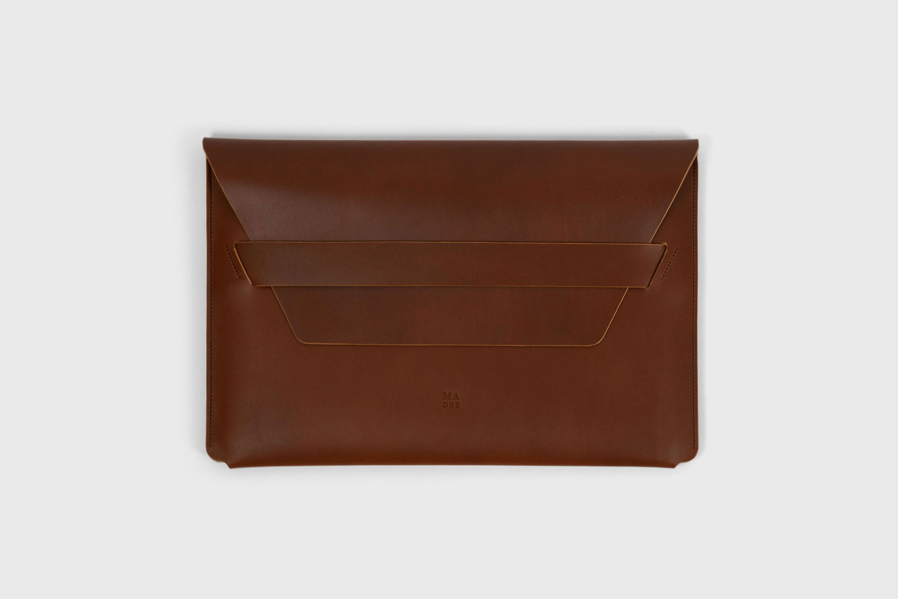 MacBook Air 15 Inch Leather Sleeve Dark Brown Vachetta Leather Full Grain Design Atelier Madre Manuel Dreesmann Barcelona