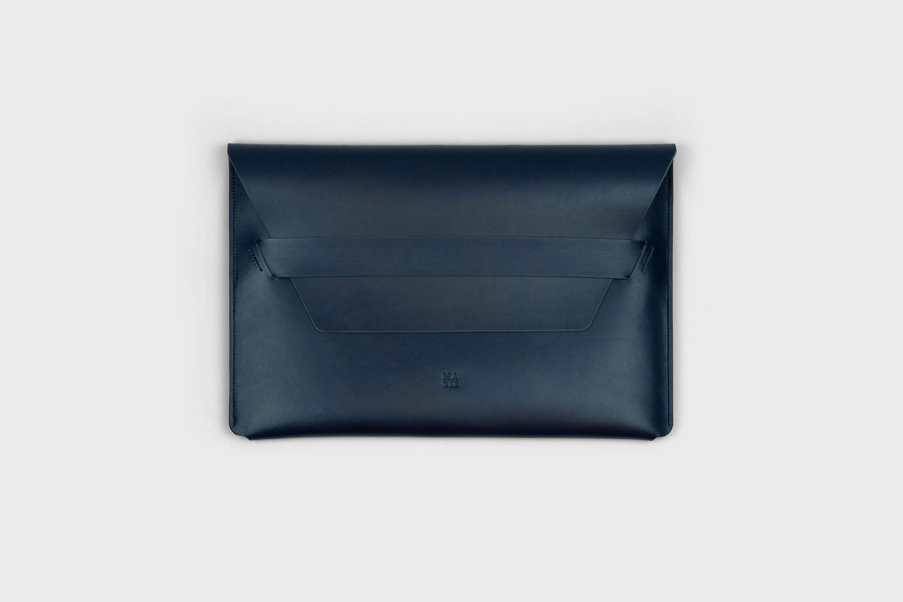 MacBook Air 15 Inch Leather Sleeve Marine Blue Vachetta Leather Full Grain Design Atelier Madre Manuel Dreesmann Barcelona