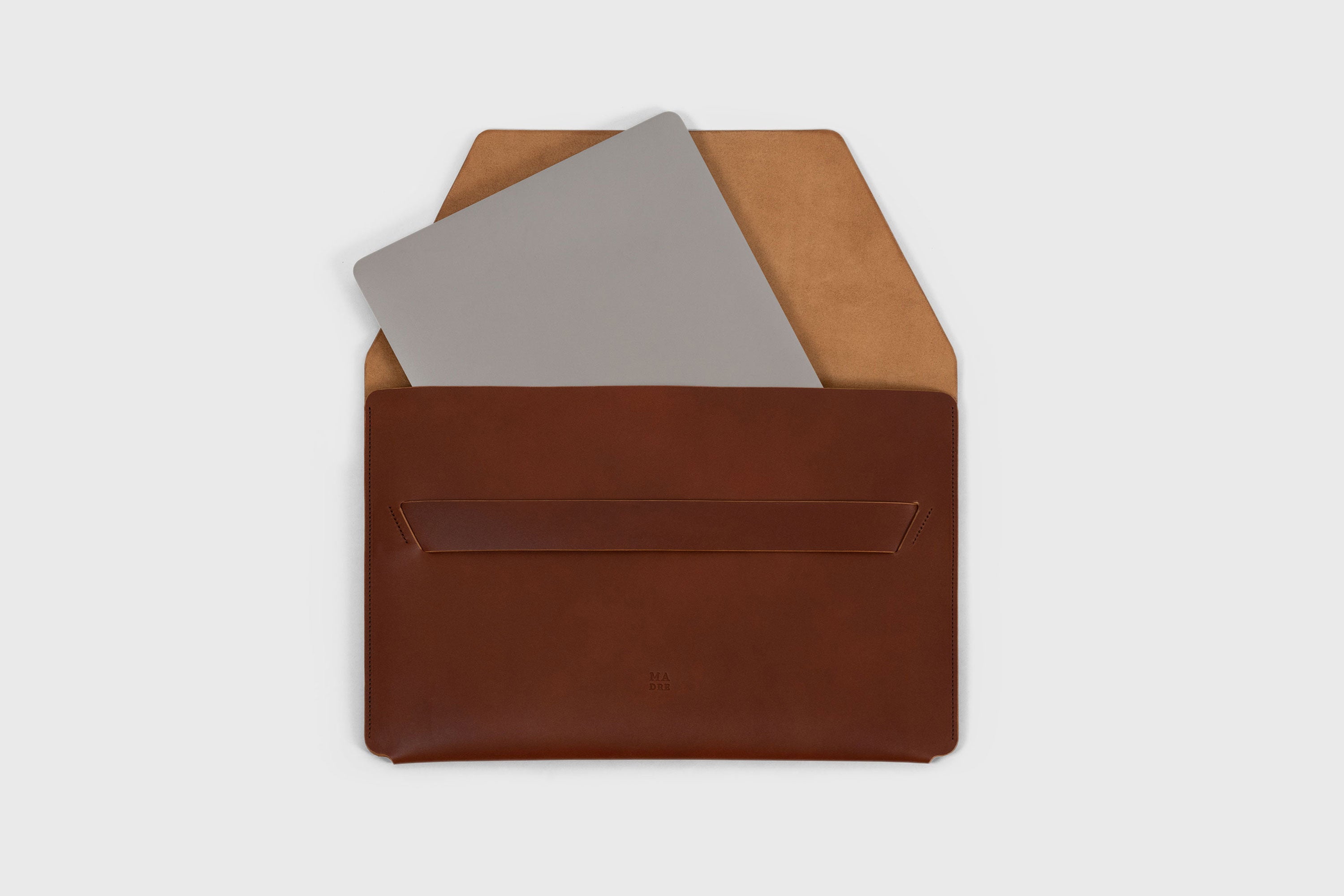 MacBook Pro 14 Inch Leather Sleeve Dark Brown Case Real Sustainable Leather Premium Quality Handmade Minimalistic Designer Manuel Dreesmann Atelier Madre Barcelona Spain