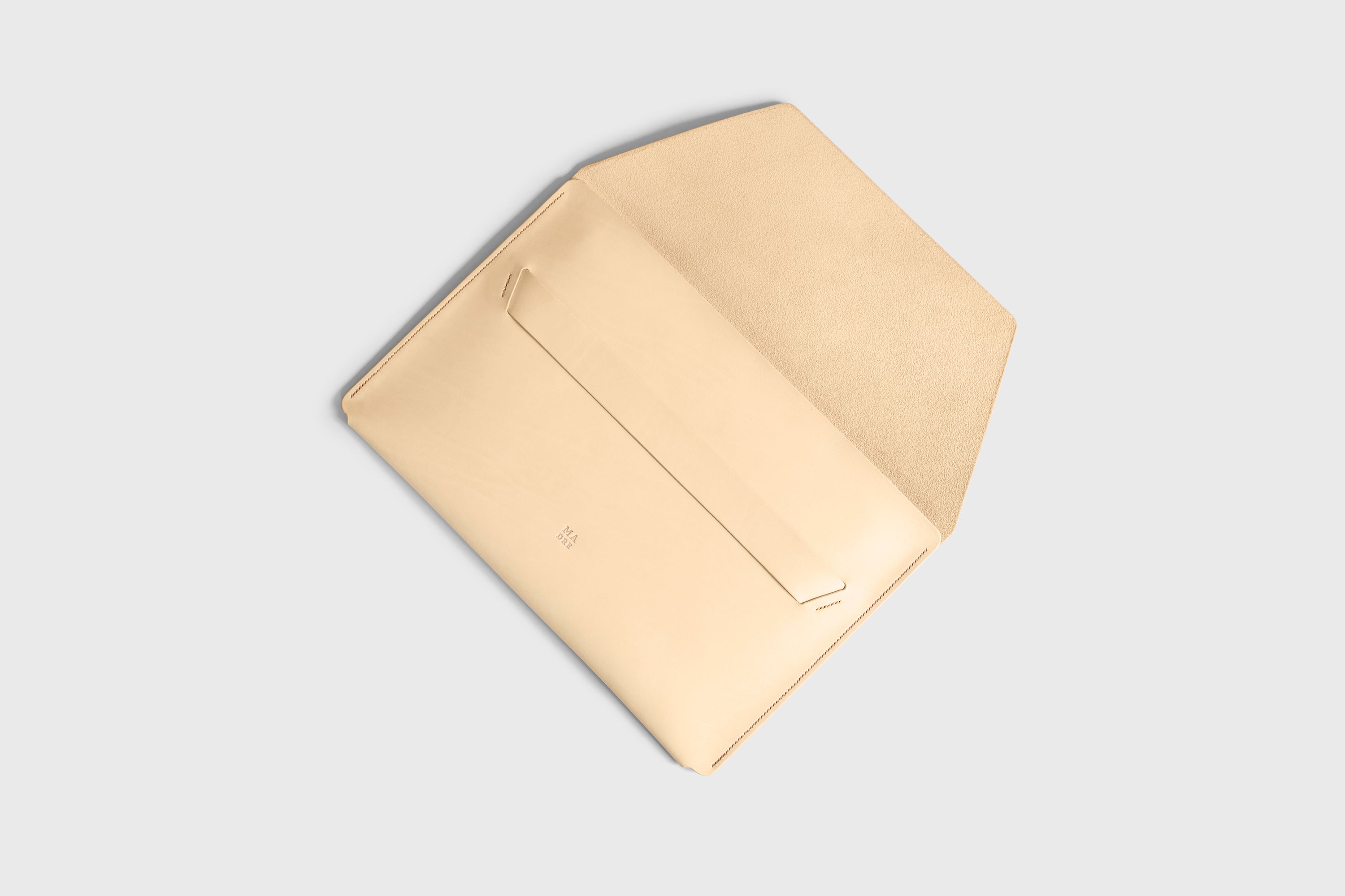 MacBook Pro 14 Inch Leather Sleeve Natural Vachetta Case Real Sustainable Leather Premium Quality Handmade Minimalistic Designer Manuel Dreesmann Atelier Madre Barcelona Spain