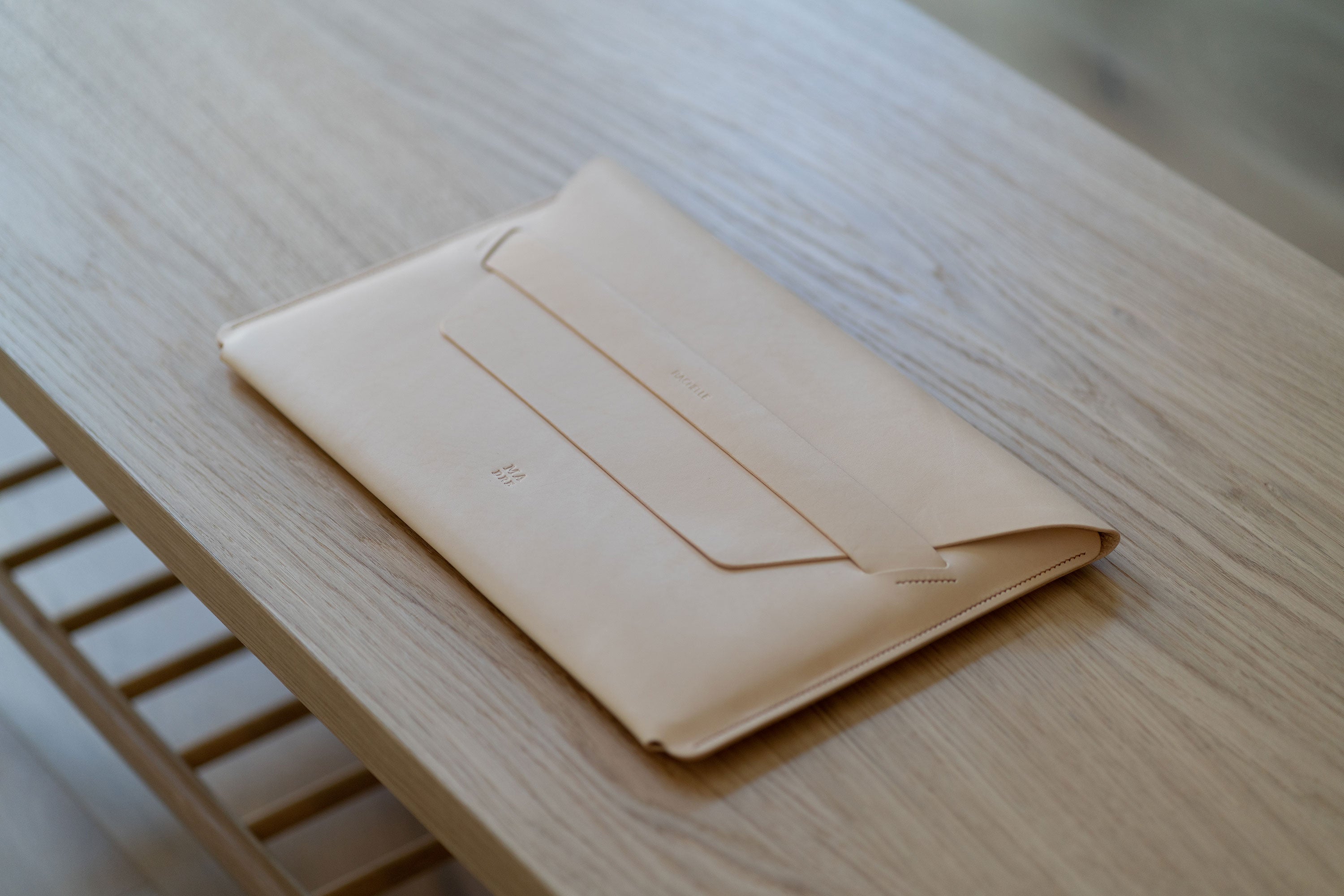 MacBook Pro 14 Inch Leather Sleeve Natural Vachetta Case Real Sustainable Leather Premium Quality Handmade Minimalistic Designer Manuel Dreesmann Atelier Madre Barcelona Spain