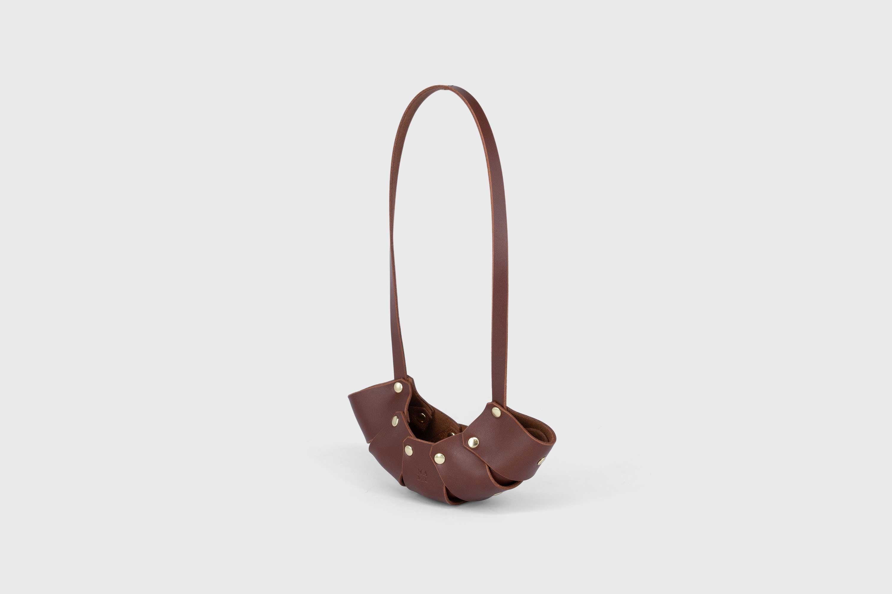 Mako Leather Bag Dark Brown Vegetable Tanned Full Grain Spain Brass Rivets Design Minimalist Modern Small Tiny Miniature Bag Pouch Handbag Handmade Atelier Madre Manuel Dreesmann Barcelona