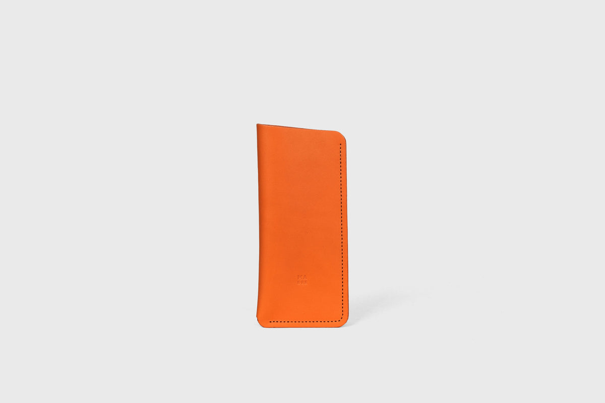 Maria Glasses Case Orange Color Leather Atelier Madre Manuel Dreesmann Barcelona Spain 1