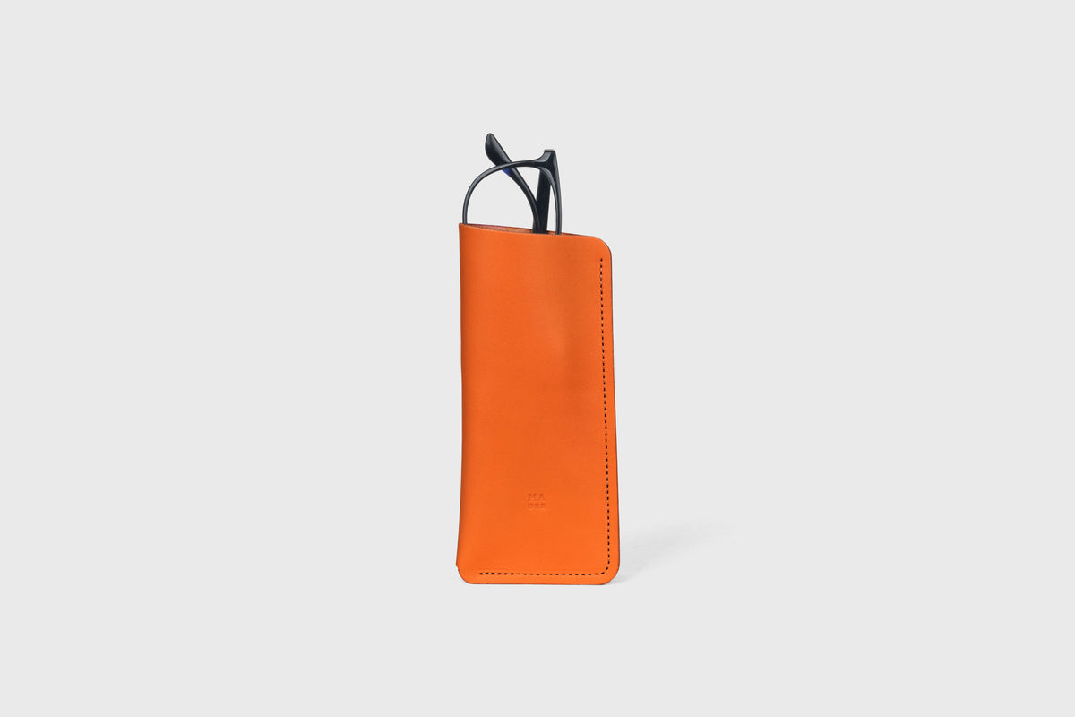 Maria Glasses Case Orange Color Leather Atelier Madre Manuel Dreesmann Barcelona Spain 2