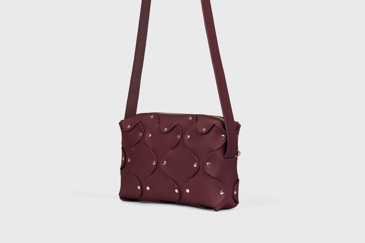 Marlin Bag Burgundy Leather Zipper Crossbody Premium Quality Atelier Madre Manuel Dreesmann Barcelona Spain 2