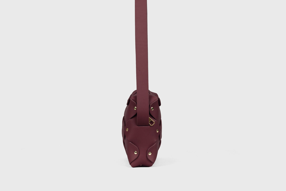 Marlin Bag Burgundy Leather Zipper Crossbody Premium Quality Atelier Madre Manuel Dreesmann Barcelona Spain 3