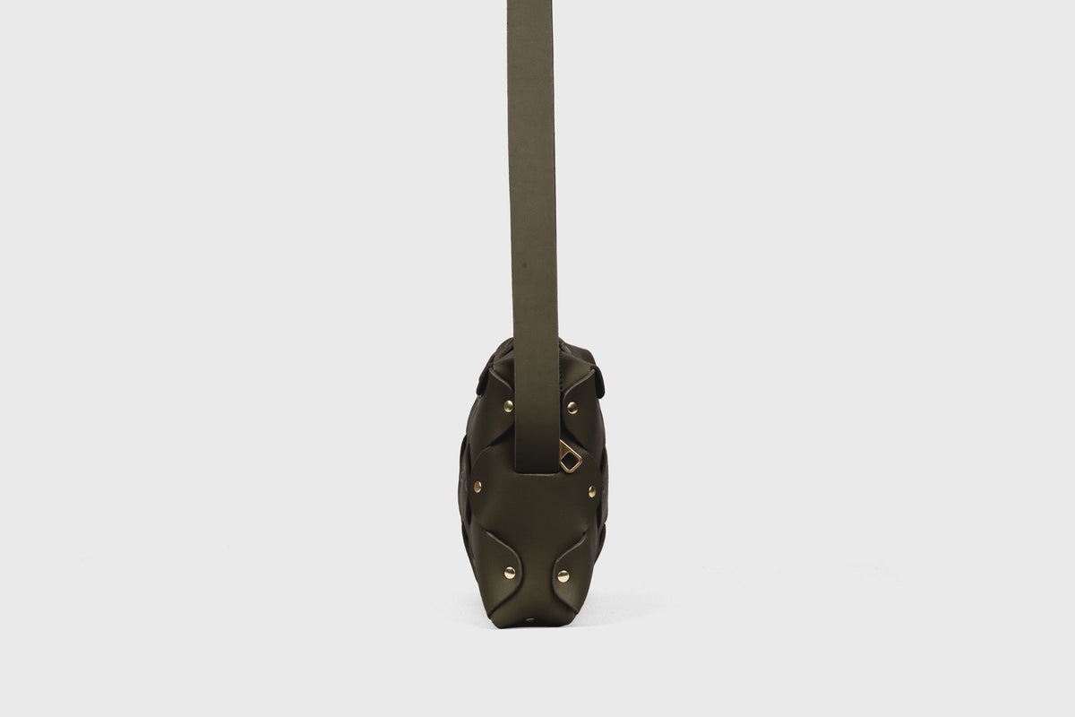 Marlin Bag Olive Green Color Leather Zipper Crossbody Premium Quality Atelier Madre Manuel Dreesmann Barcelona Spain 4