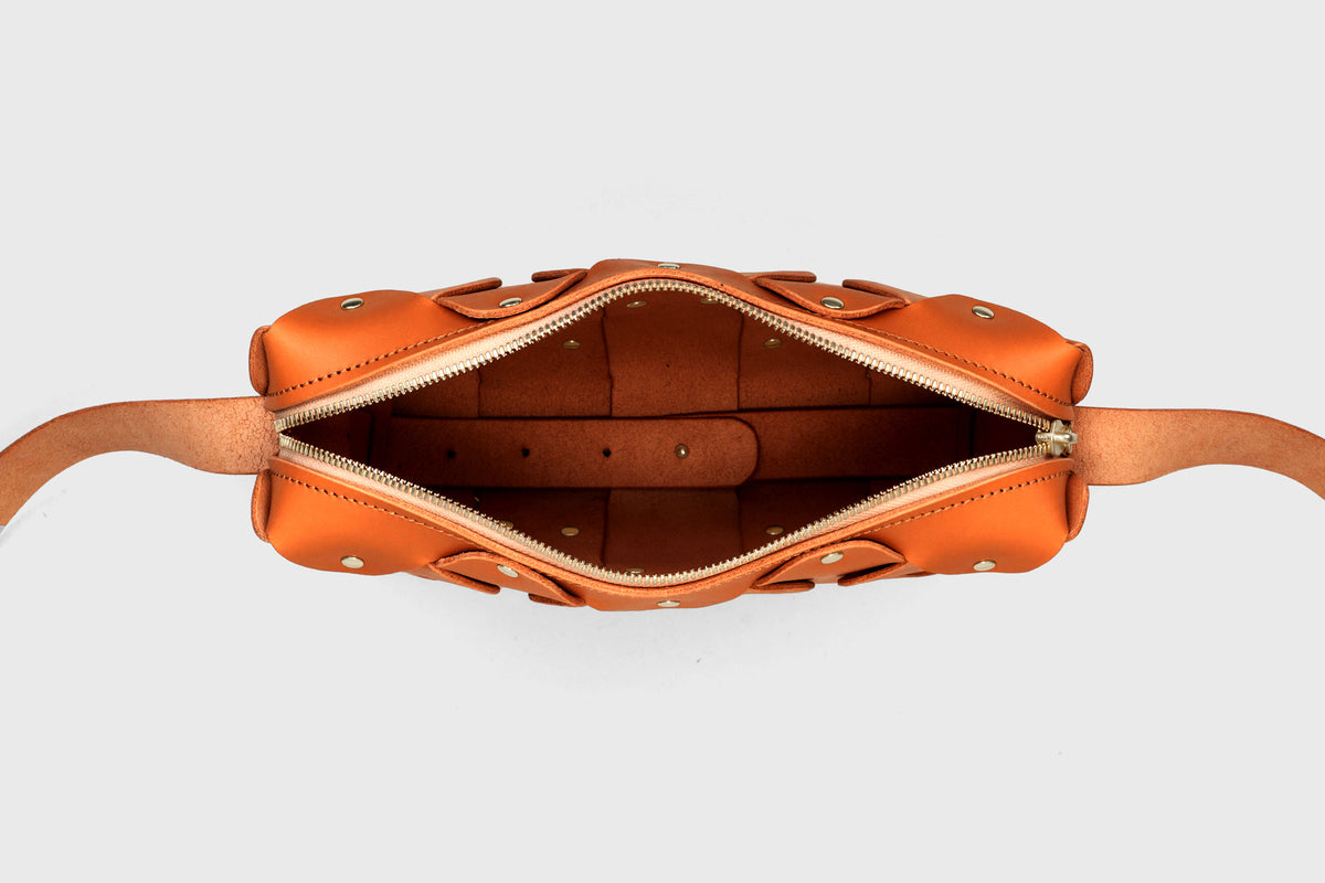 Marlin Bag Orange Color Leather Zipper Crossbody Premium Quality Atelier Madre Manuel Dreesmann Barcelona Spain 5