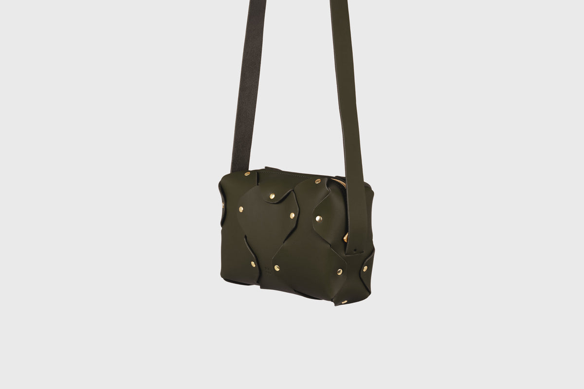 Marlin Leather Bag Olive Green Color Leather Atelier Madre Manuel Dreesmann Barcelona Spain 4