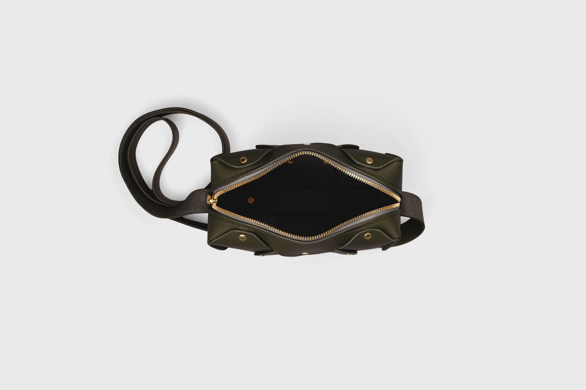 Marlin Leather Bag Olive Green Color Leather Atelier Madre Manuel Dreesmann Barcelona Spain 5