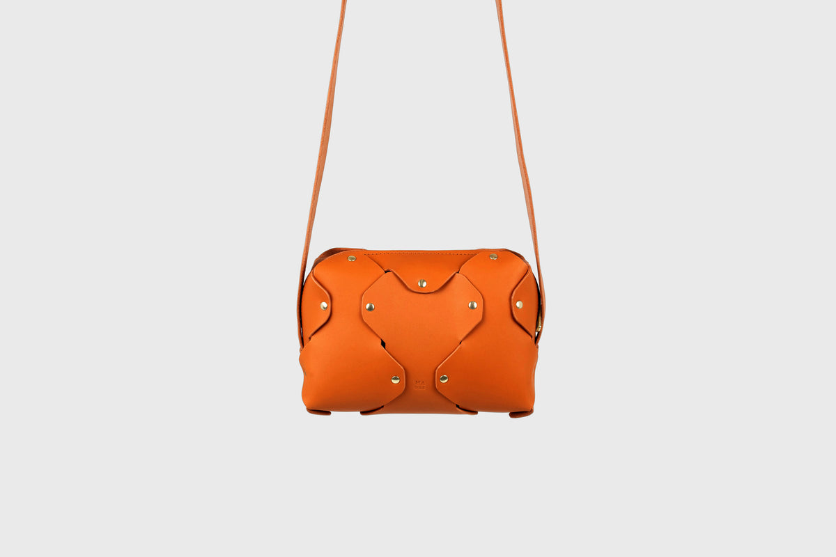 Marlin Leather Bag Orange Color Leather Atelier Madre Manuel Dreesmann Barcelona Spain 2