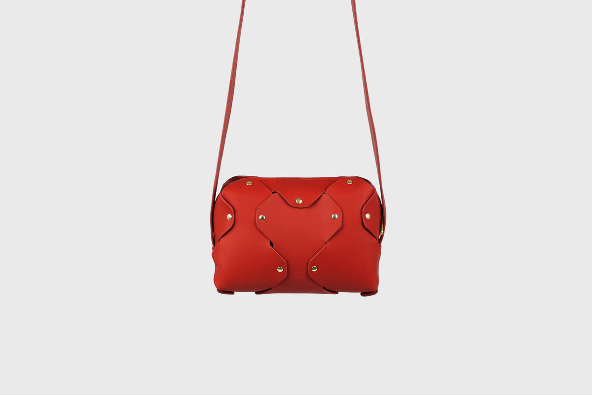 Marlin Leather Bag Red Color Leather Atelier Madre Manuel Dreesmann Barcelona Spain 2
