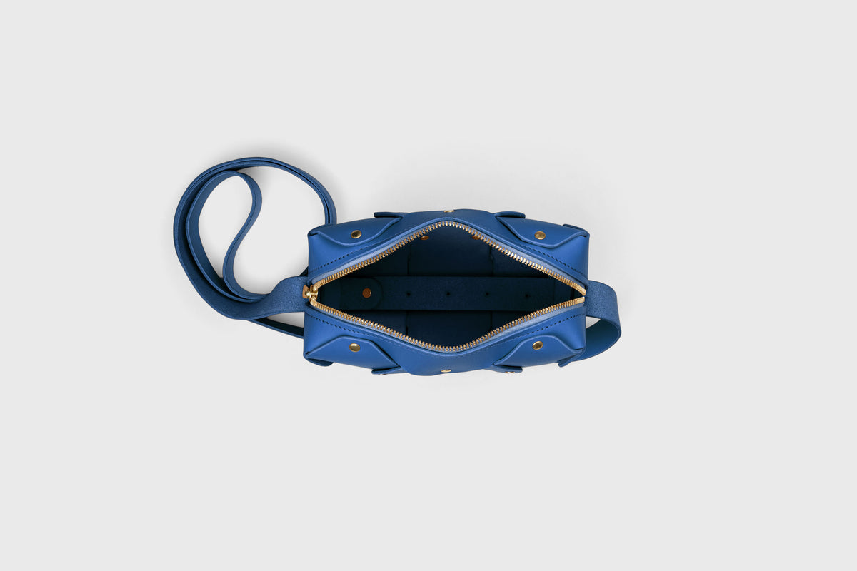 Marlin Leather Bag Royal Blue Color Leather Atelier Madre Manuel Dreesmann Barcelona Spain 5