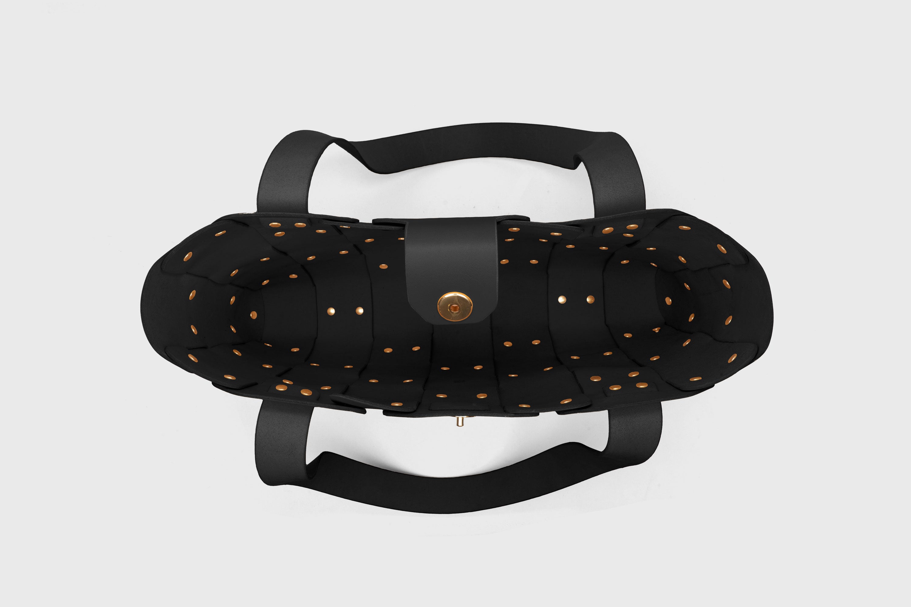 Marlin Tote Bag In Black Color In Vegetable Tanned Leather With Rivets Atelier Madre Manuel Dreesmann Barcelona Spain