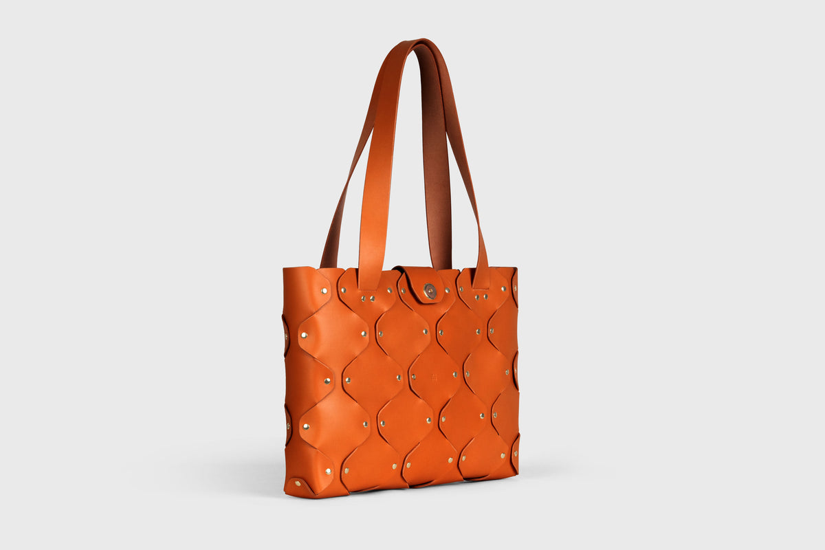 Marlin Tote Bag Orange Color Leather Atelier Madre Manuel Dreesmann Barcelona Spain 2