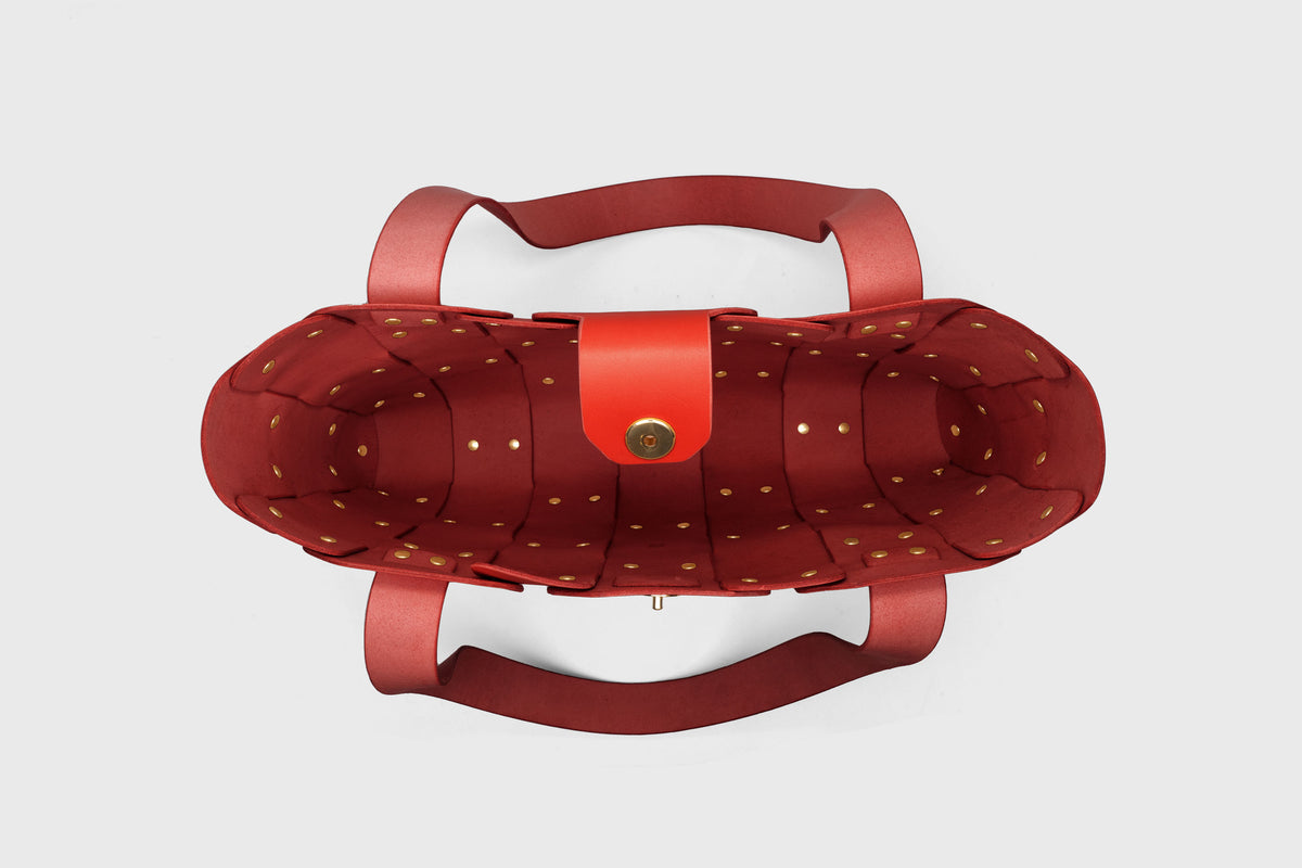 Marlin Tote Bag Red Color Leather Atelier Madre Manuel Dreesmann Barcelona Spain 4