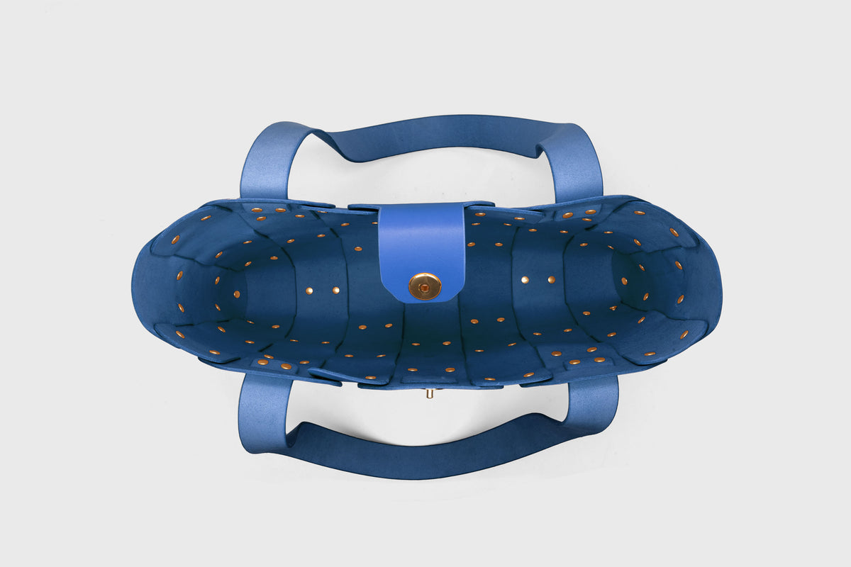 Marlin Tote Bag Royal Blue Color Leather Atelier Madre Manuel Dreesmann Barcelona Spain 4
