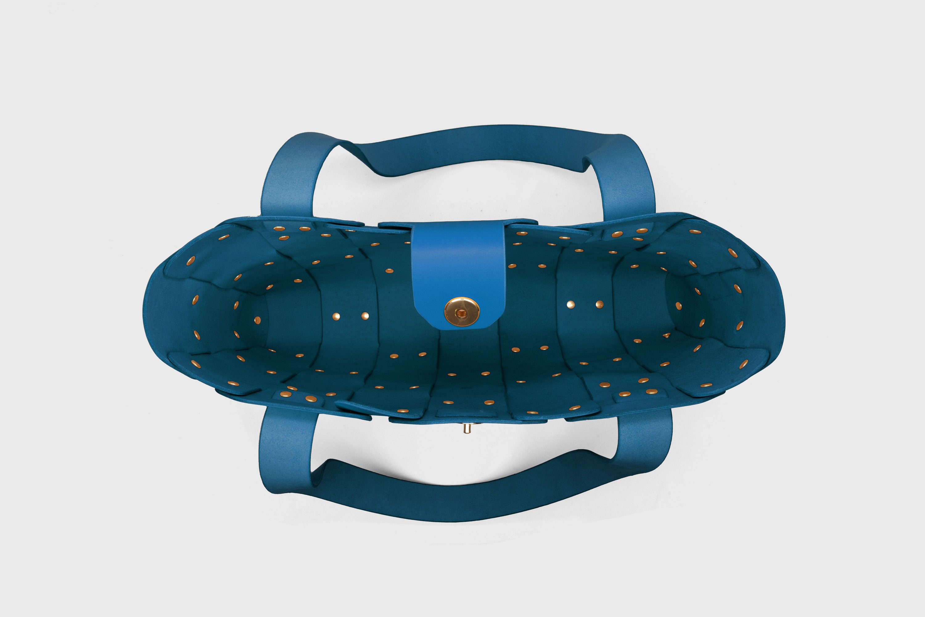 Marlin Tote Bag In Royal Blue Color In Vegetable Tanned Leather With Rivets Atelier Madre Manuel Dreesmann Barcelona Spain