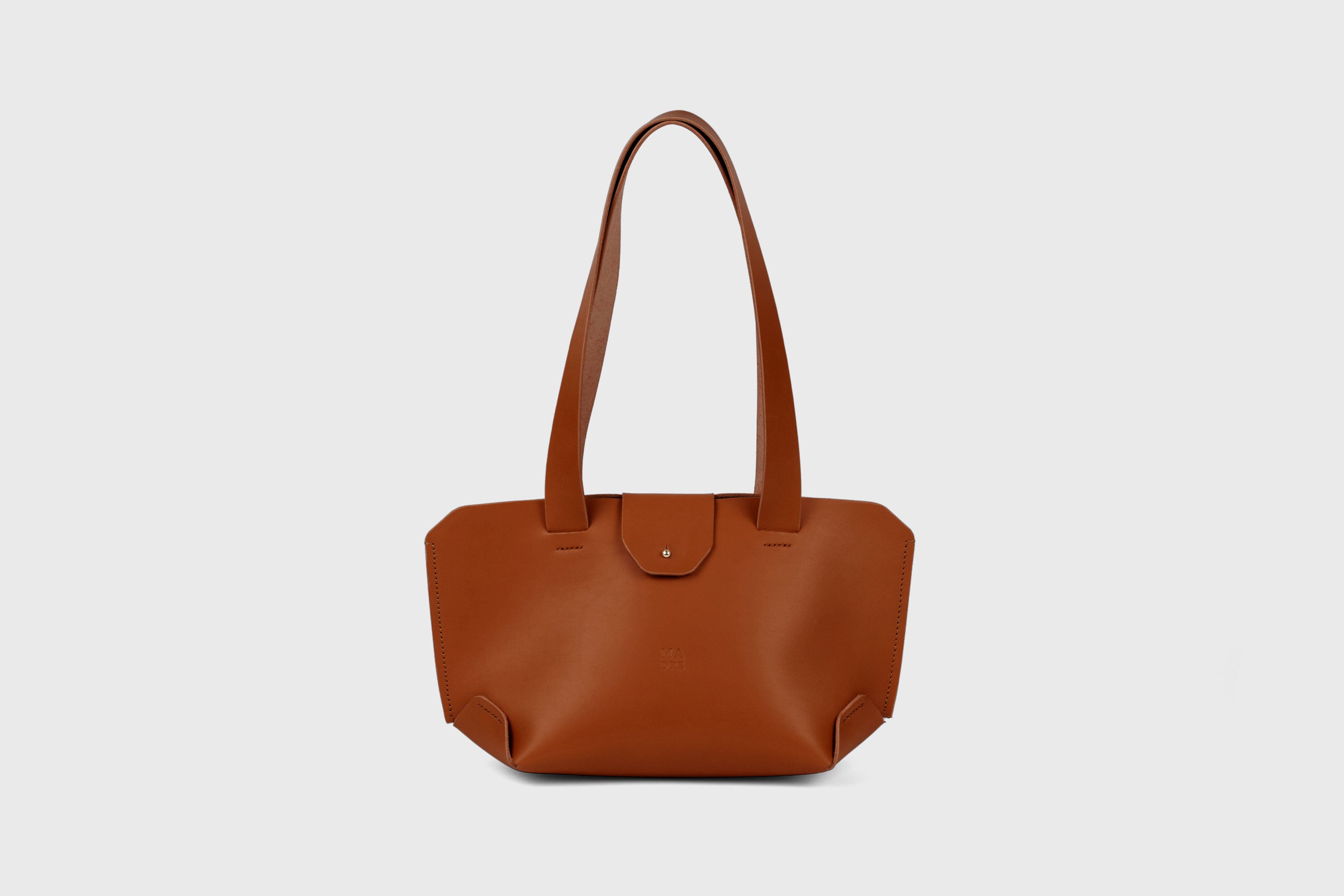 Medium Tote Bag With Flap In Dark Brown In Vegetable Tanned Leather Minimalistic Design Atelier Madre Manuel Dreesmann Barcelona Spain