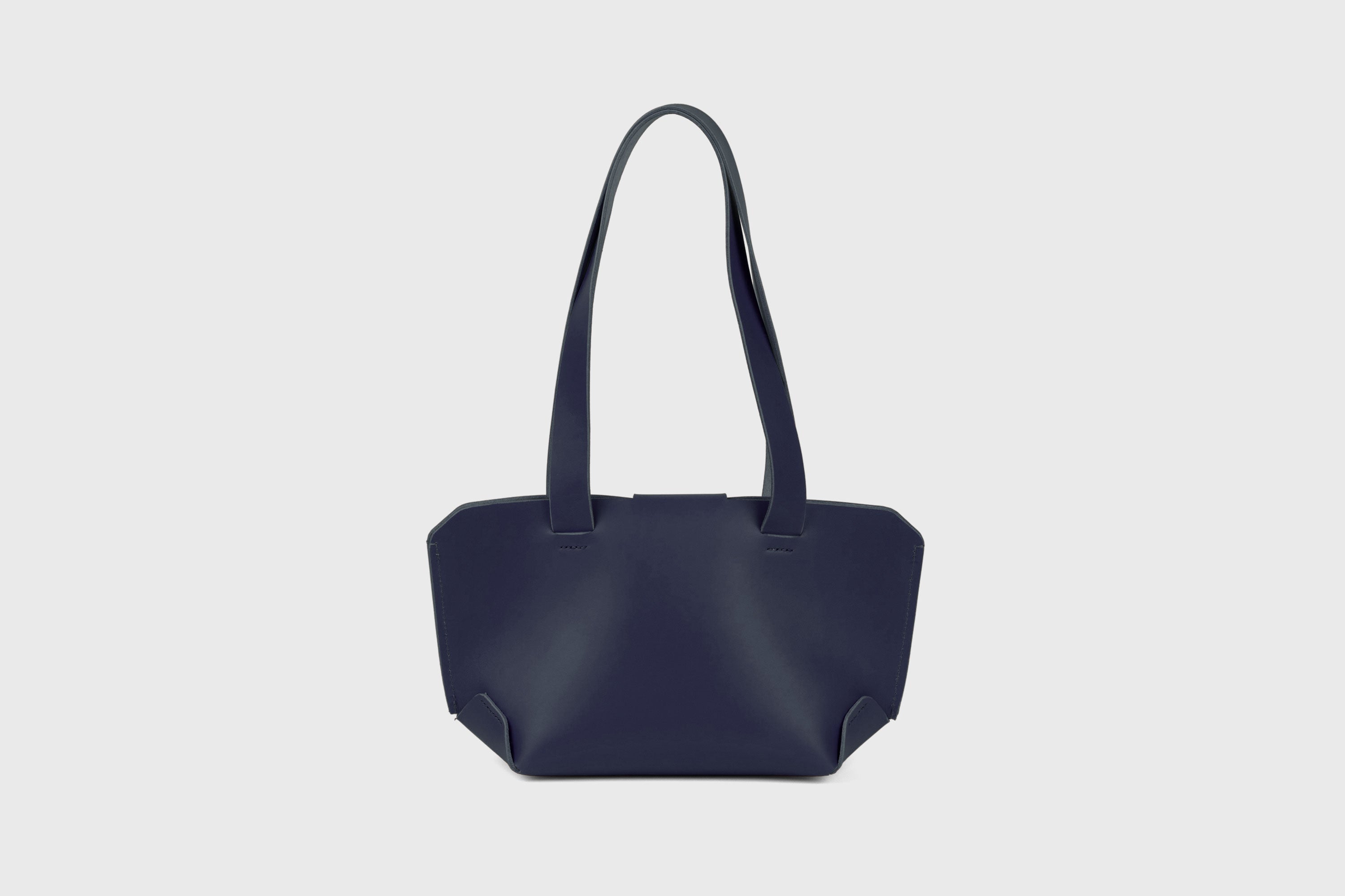 Medium Tote Bag Marine Blue Color Leather Premium Quality Minimalist Modern Design Atelier Madre Manuel Dreesmann Barcelona Spain