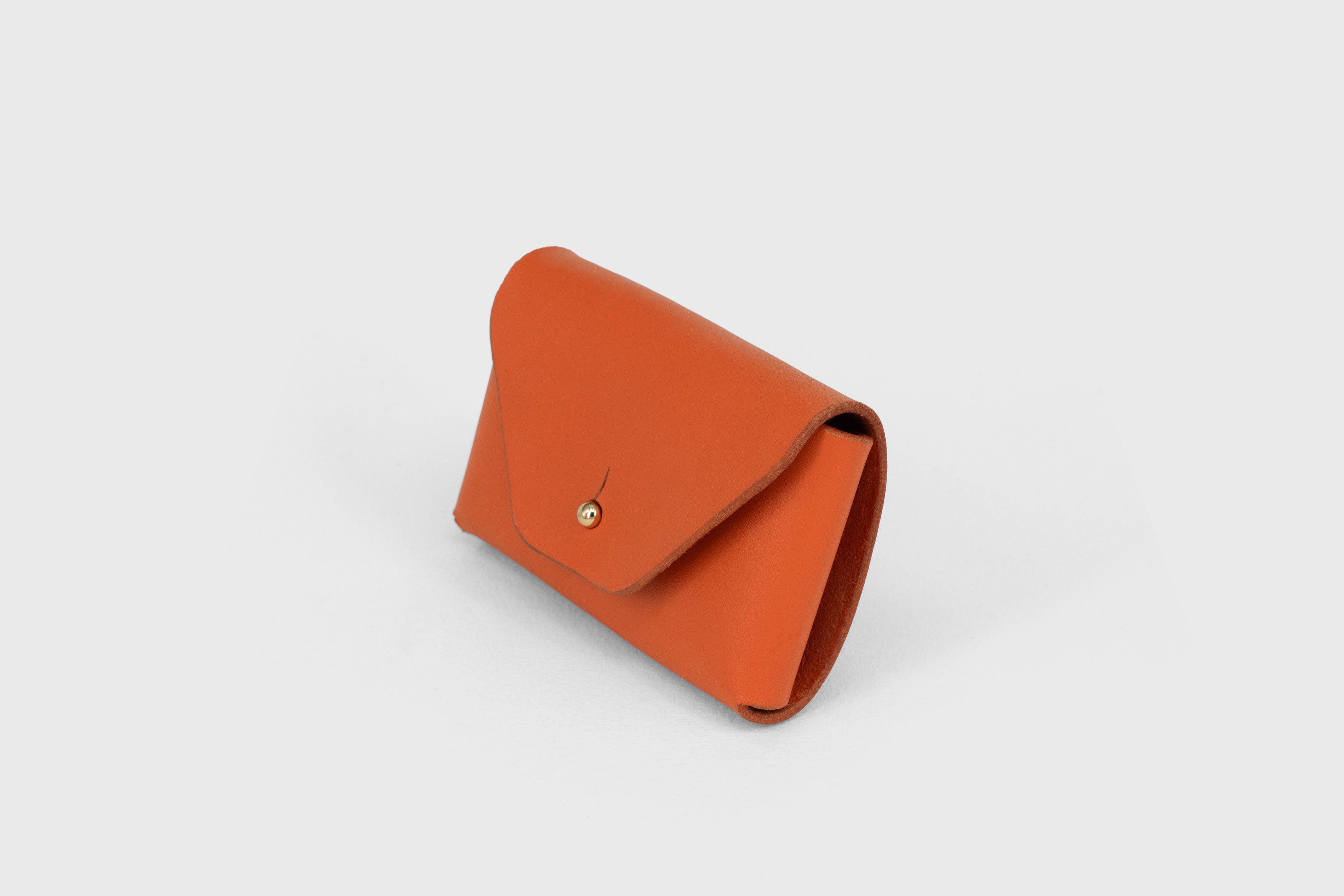 Mini Wallet Leather Orange Color Vegetable Tanned Full Grain Leather Minimalist Modern Design High Quality Premium Handcrafted Quality Atelier Madre Manuel Dreesmann Barcelona Spain