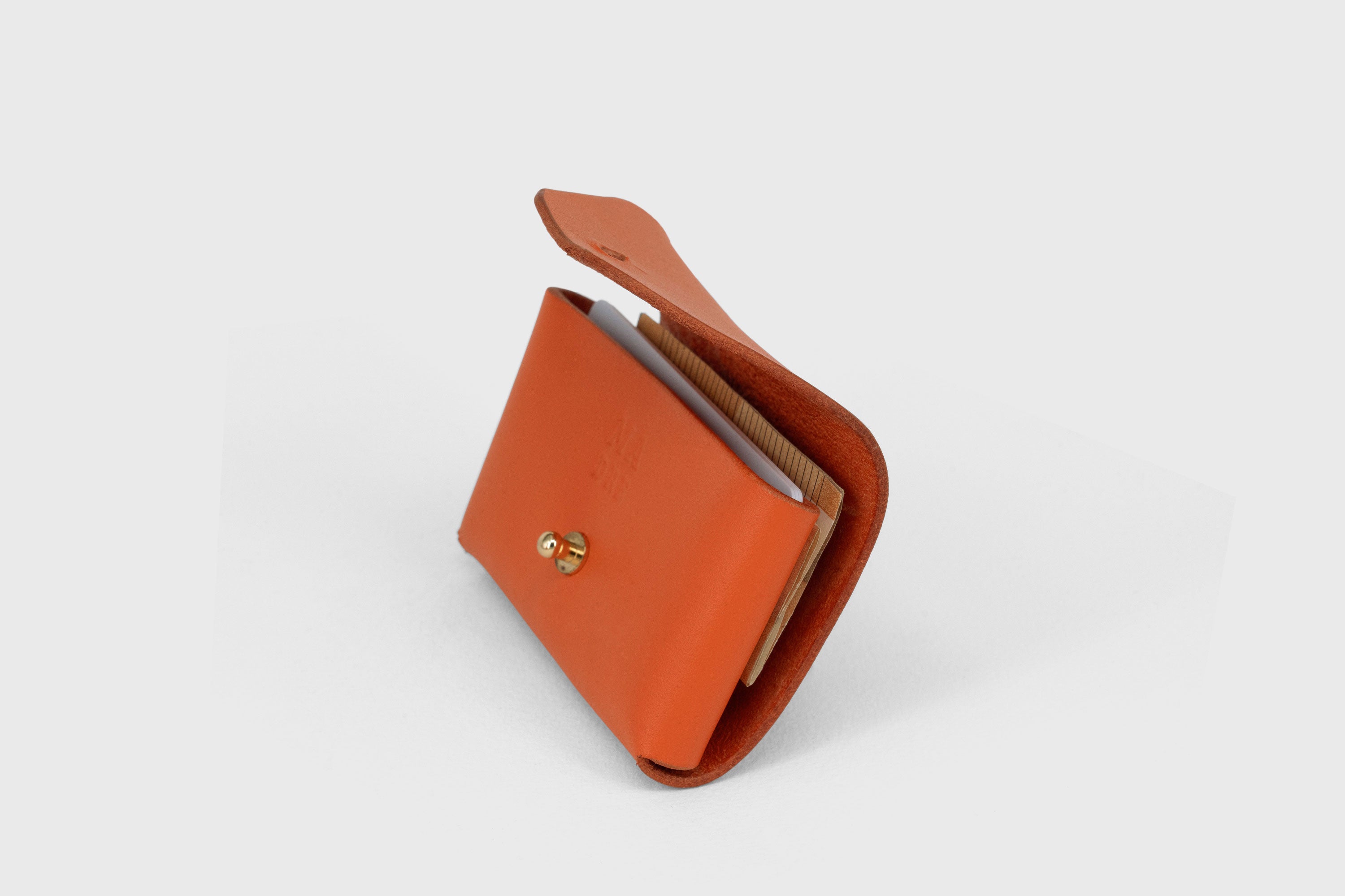 Mini Wallet Leather Orange Color Vegetable Tanned Full Grain Leather Minimalist Modern Design High Quality Premium Handcrafted Quality Atelier Madre Manuel Dreesmann Barcelona Spain