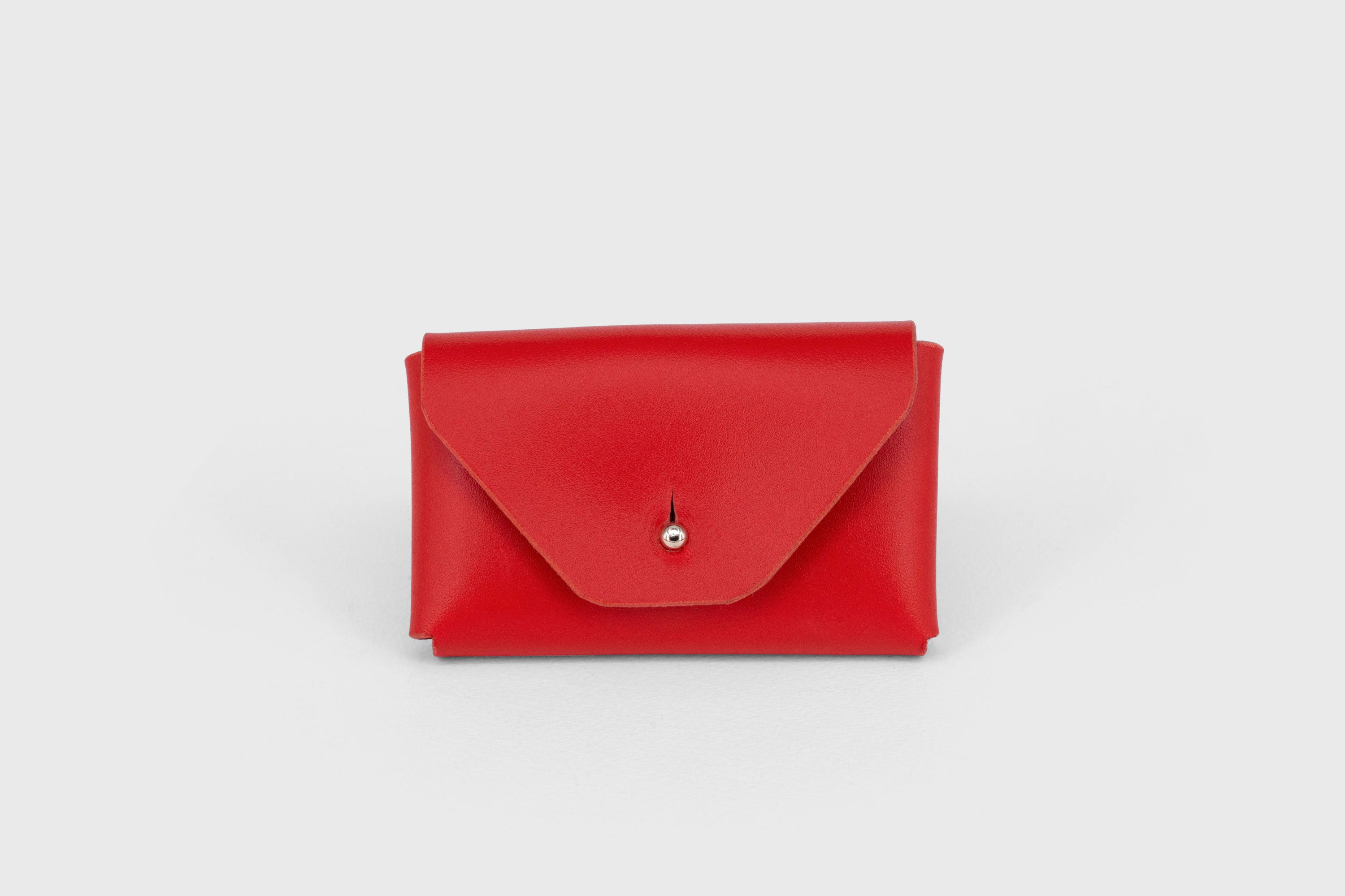Mini Wallet Leather Red Color Vegetable Tanned Full Grain Leather Minimalist Modern Design High Quality Premium Handcrafted Quality Atelier Madre Manuel Dreesmann Barcelona Spain