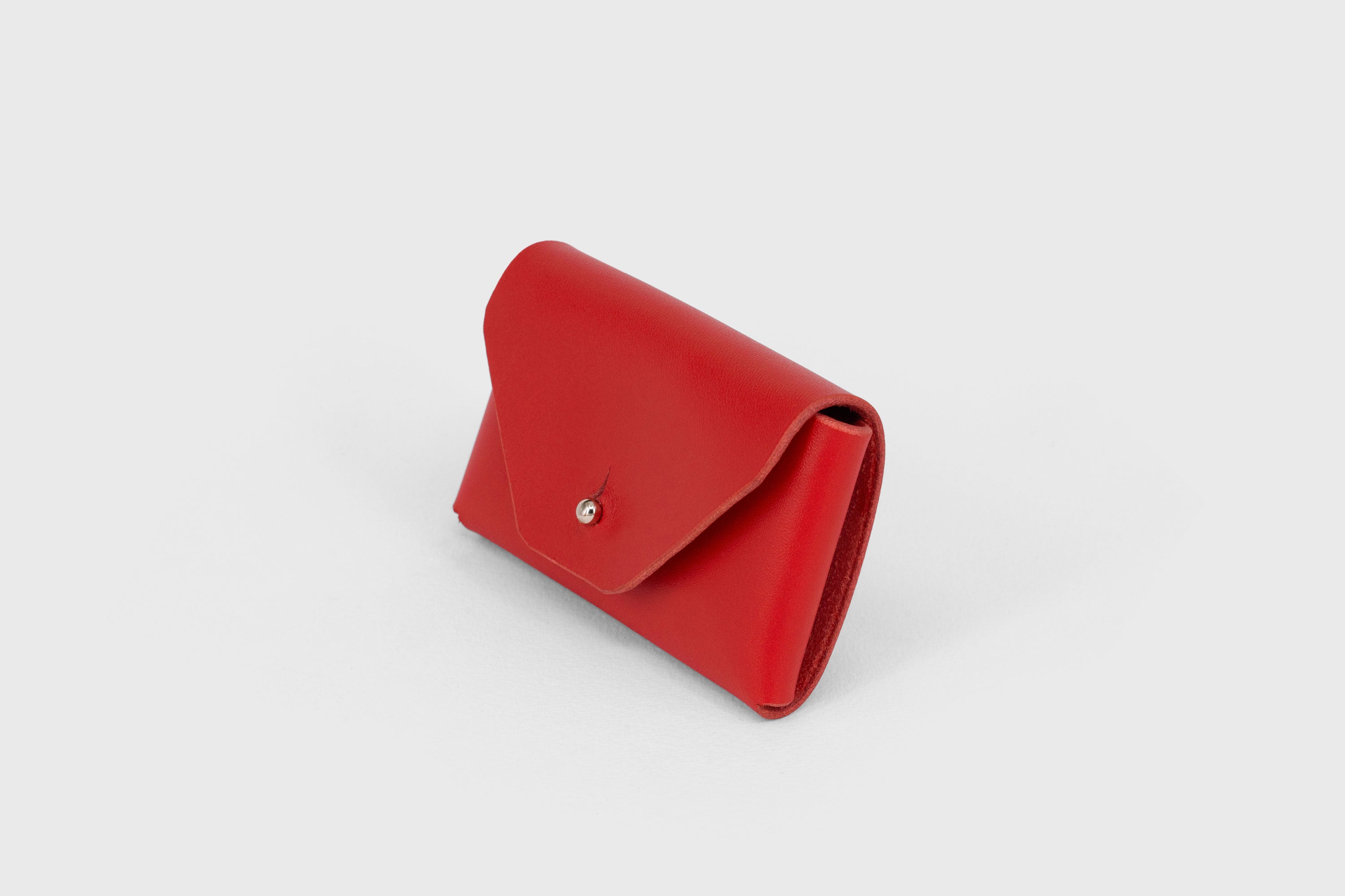 Mini Wallet Leather Red Color Vegetable Tanned Full Grain Leather Minimalist Modern Design High Quality Premium Handcrafted Quality Atelier Madre Manuel Dreesmann Barcelona Spain