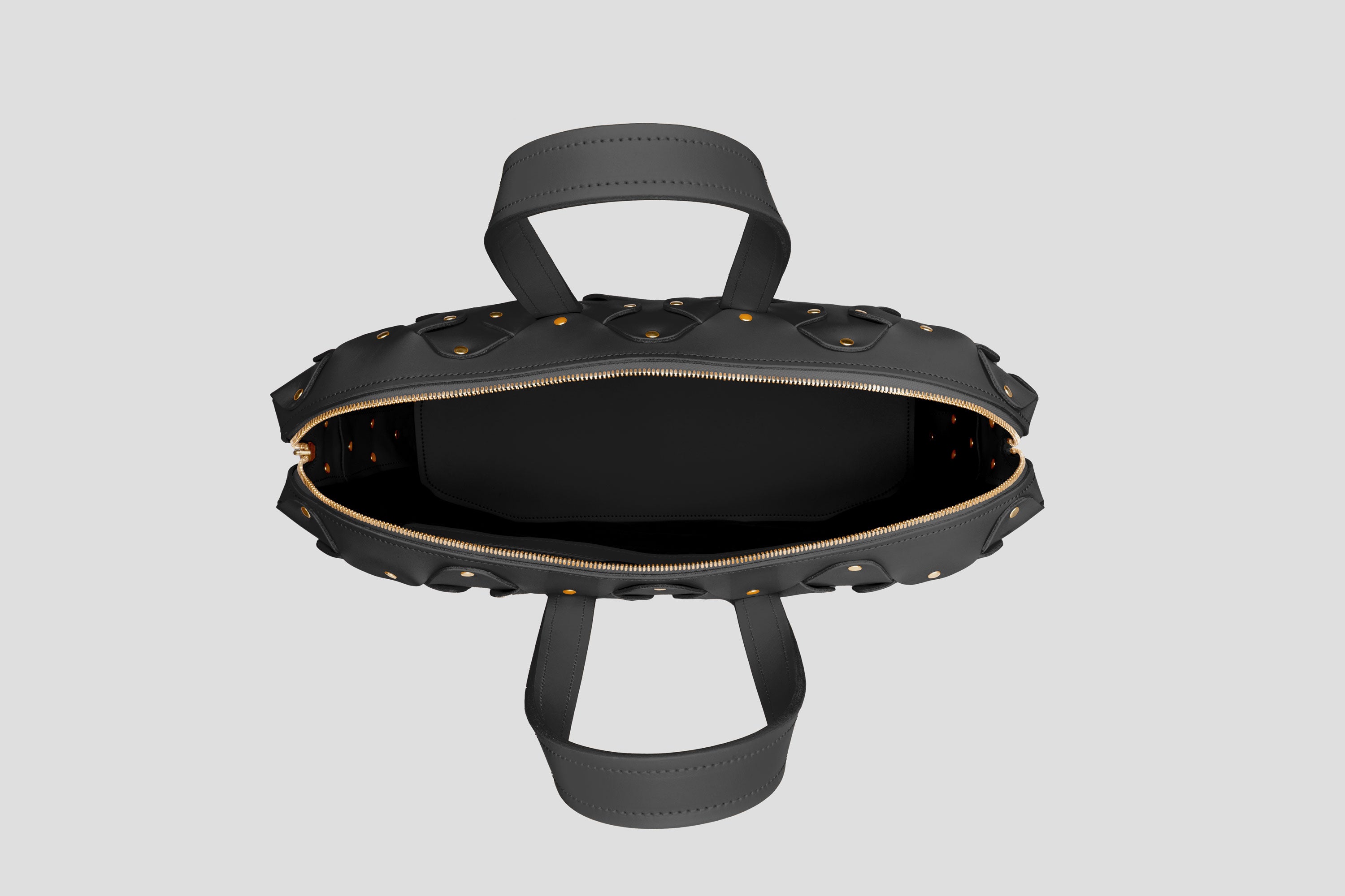 Nauto Leather Bag Black Color Vegetable Tanned Full Grain Spain Brass Rivets Design Minimalist Modern Big Travel Zipper Office Handbag Atelier Madre Manuel Dreesmann Barcelona