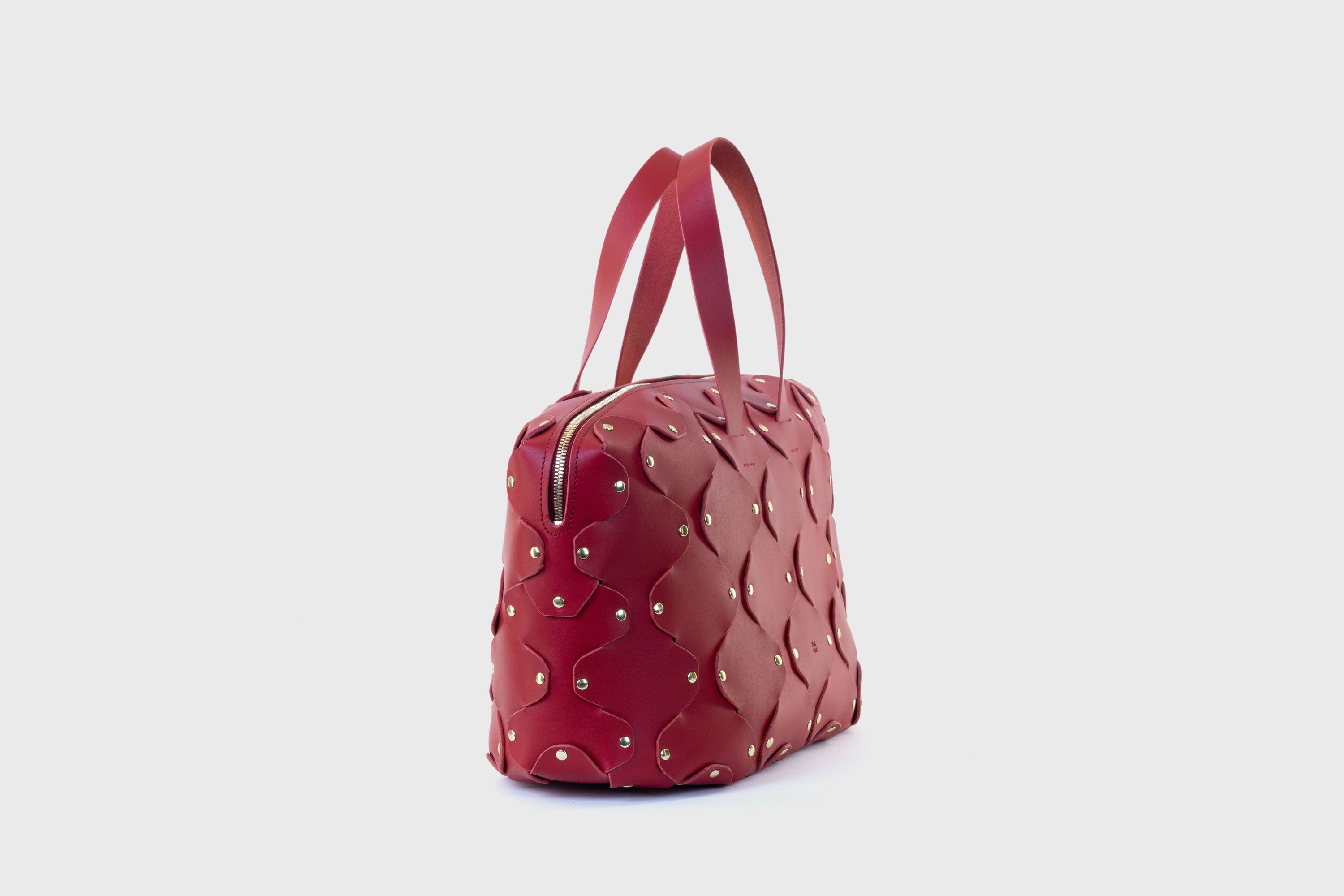 Nauto Leather Bag Red Vegetable Tanned Full Grain Spain Brass Rivets Design Minimalist Modern Big Travel Zipper Office Handbag Atelier Madre Manuel Dreesmann Barcelona