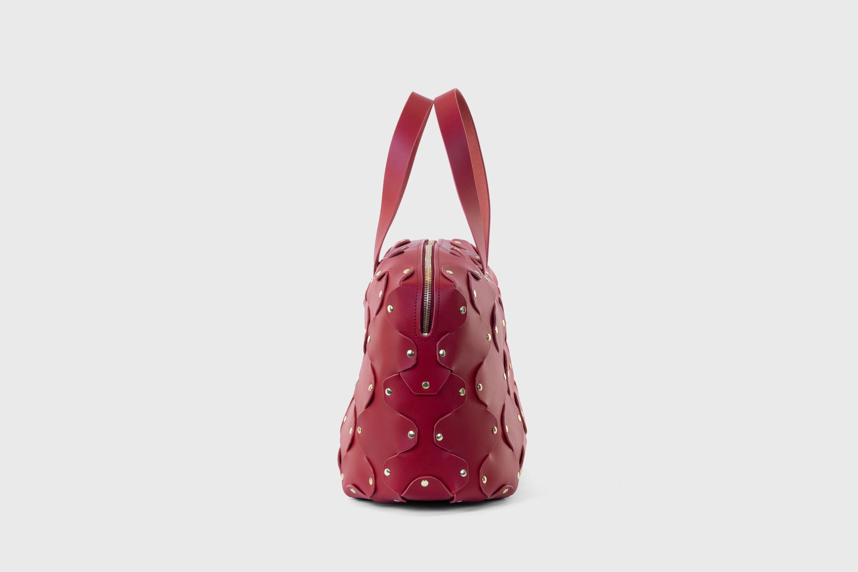 Nauto Leather Bag Red Vegetable Tanned Full Grain Spain Brass Rivets Design Minimalist Modern Big Travel Zipper Office Handbag Atelier Madre Manuel Dreesmann Barcelona