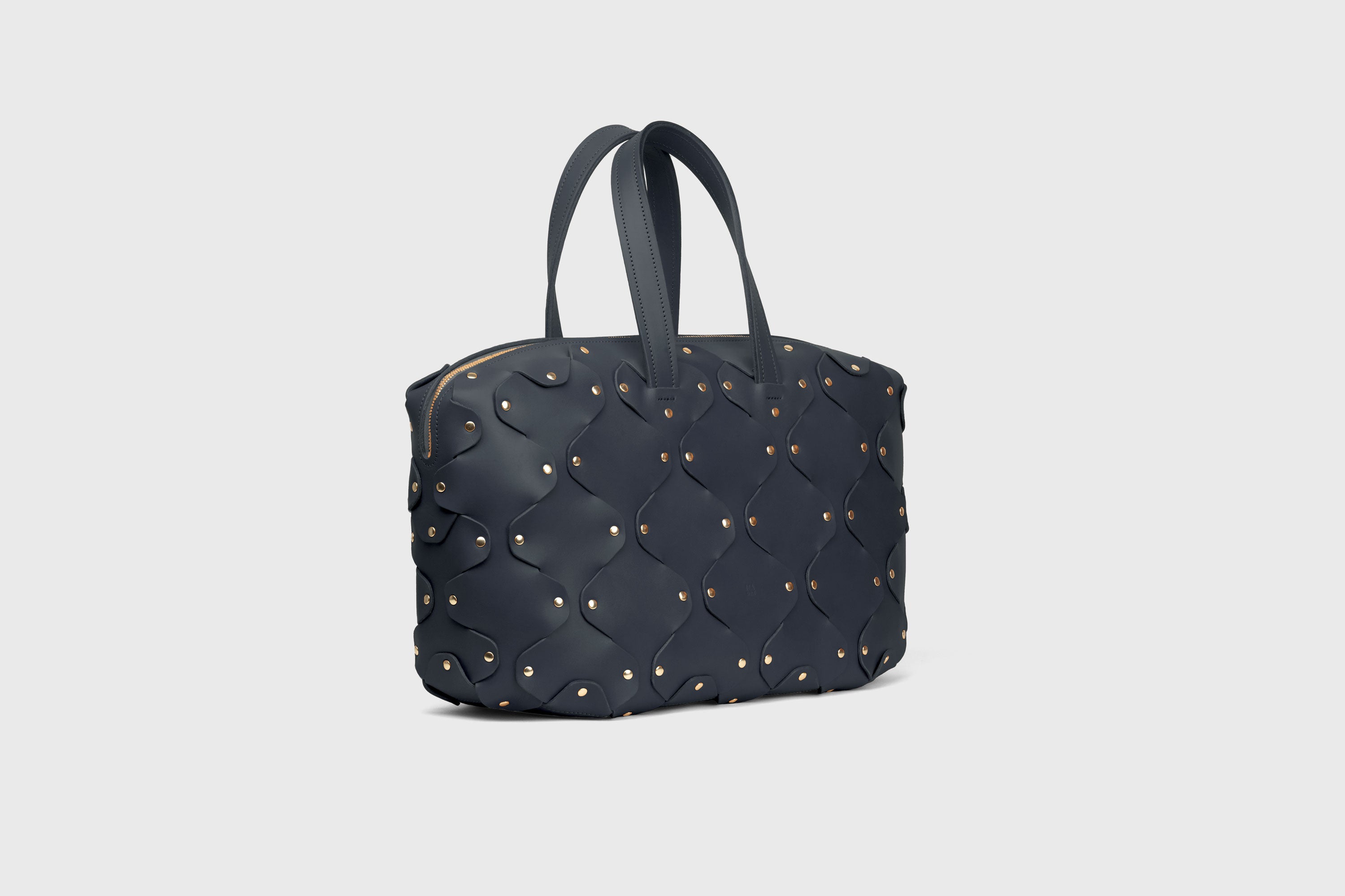 Nauto Leather Bag Marine Blue Color Vegetable Tanned Full Grain Spain Brass Rivets Design Minimalist Modern Big Travel Zipper Office Handbag Atelier Madre Manuel Dreesmann Barcelona