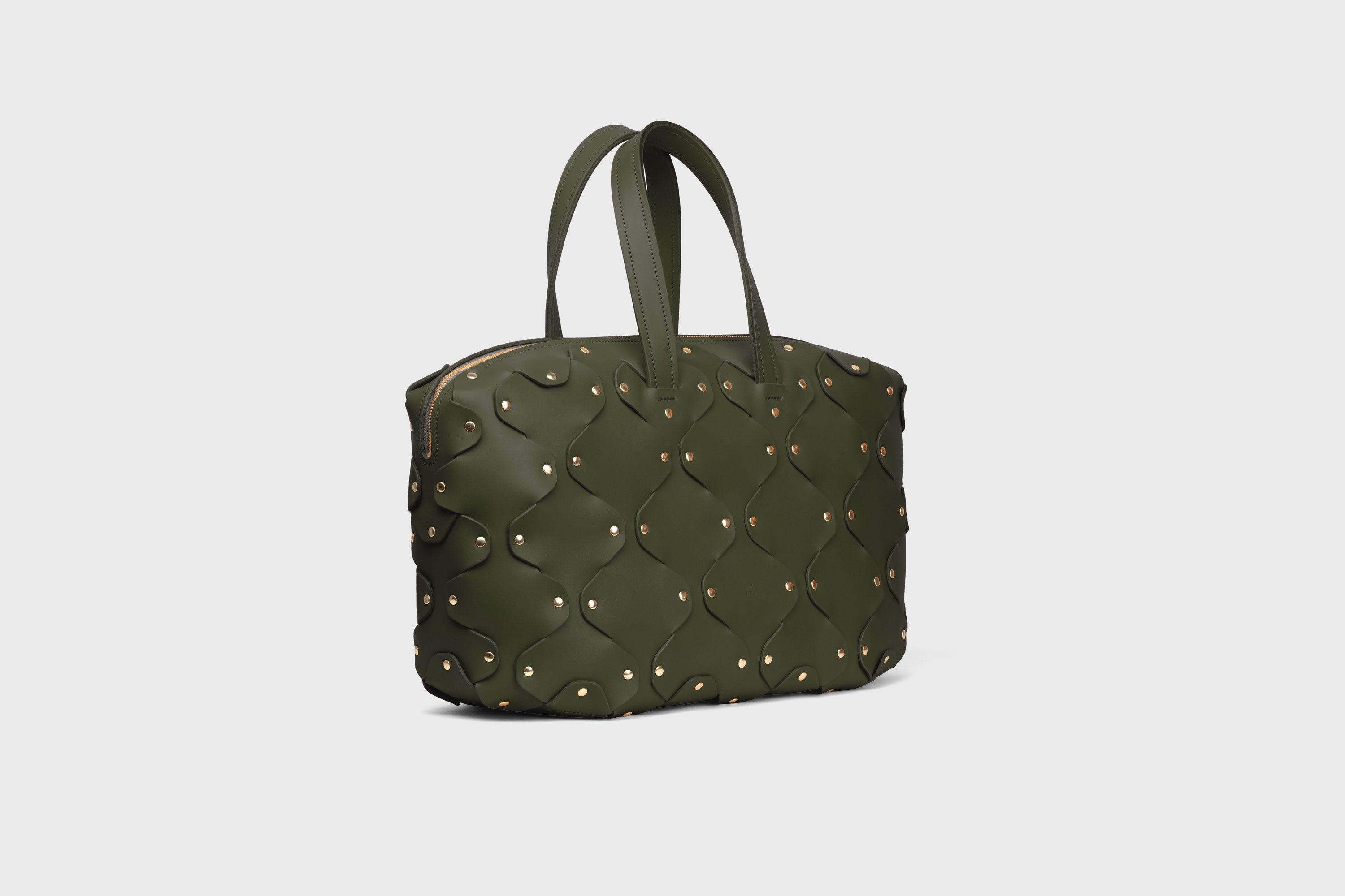 Nauto Leather Bag Olive Green Color Vegetable Tanned Full Grain Spain Brass Rivets Design Minimalist Modern Big Travel Zipper Office Handbag Atelier Madre Manuel Dreesmann Barcelona