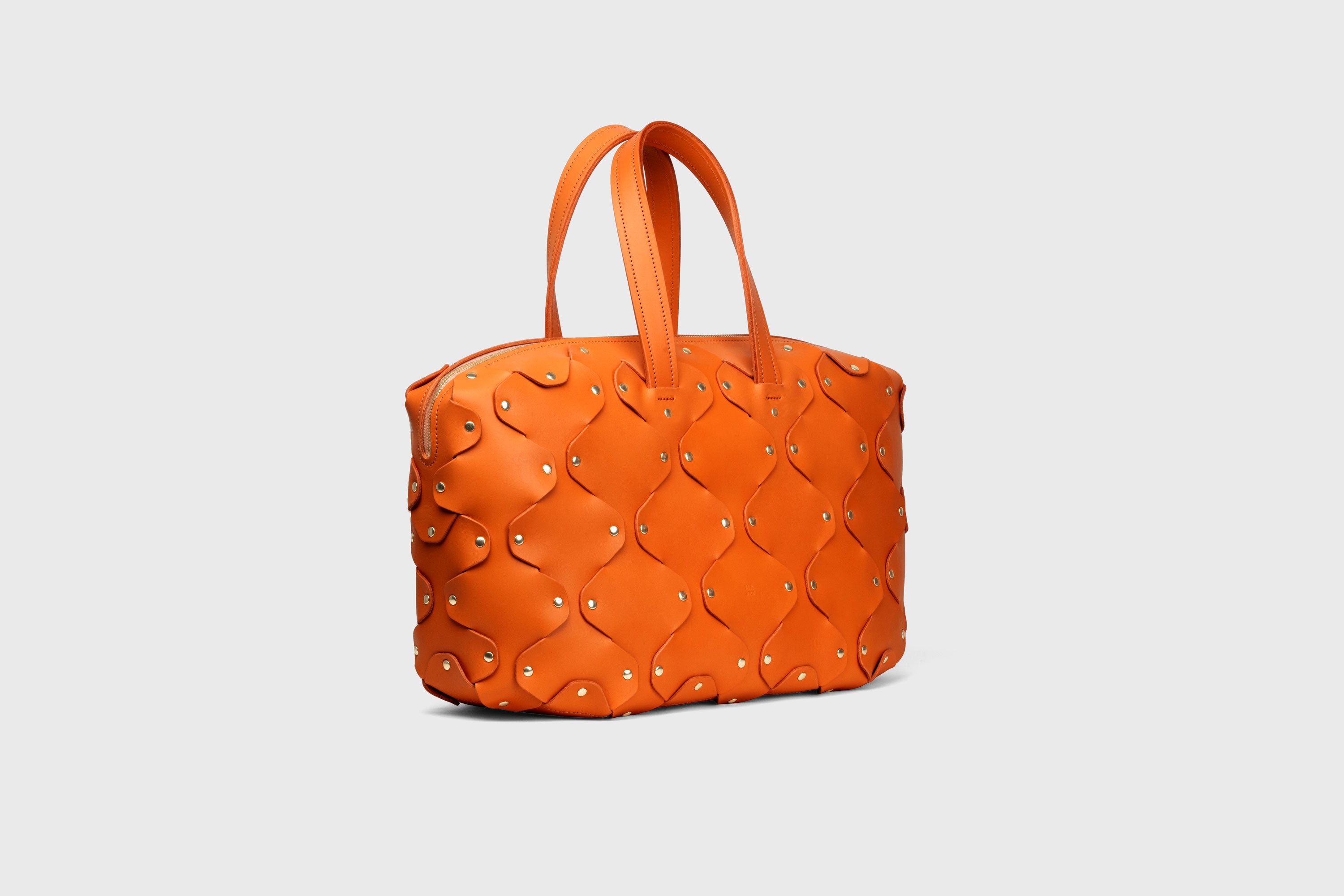 Nauto Leather Bag Orange Color Vegetable Tanned Full Grain Spain Brass Rivets Design Minimalist Modern Big Travel Zipper Office Handbag Atelier Madre Manuel Dreesmann Barcelona