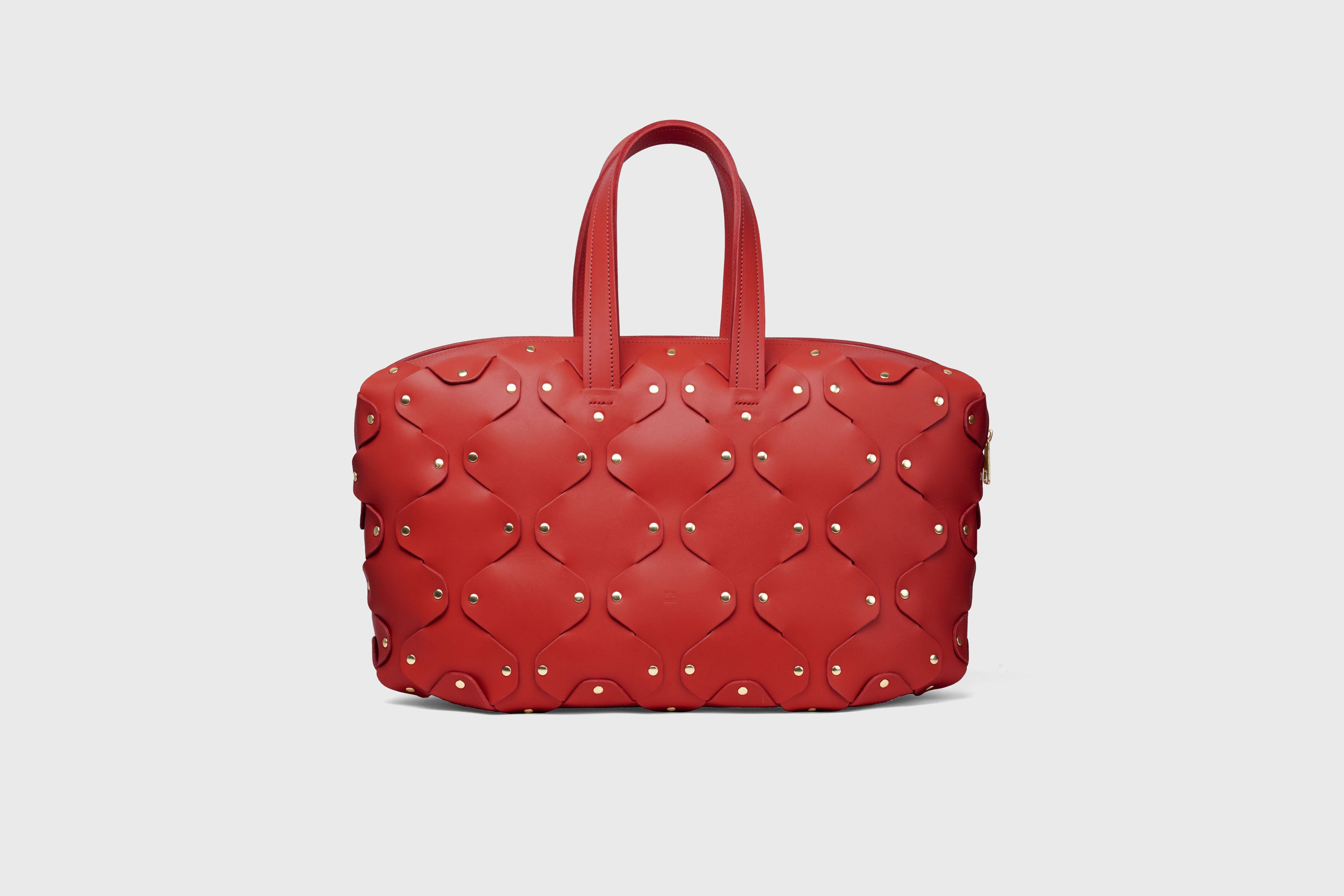 Nauto Leather Bag Red Color Vegetable Tanned Full Grain Spain Brass Rivets Design Minimalist Modern Big Travel Zipper Office Handbag Atelier Madre Manuel Dreesmann Barcelona