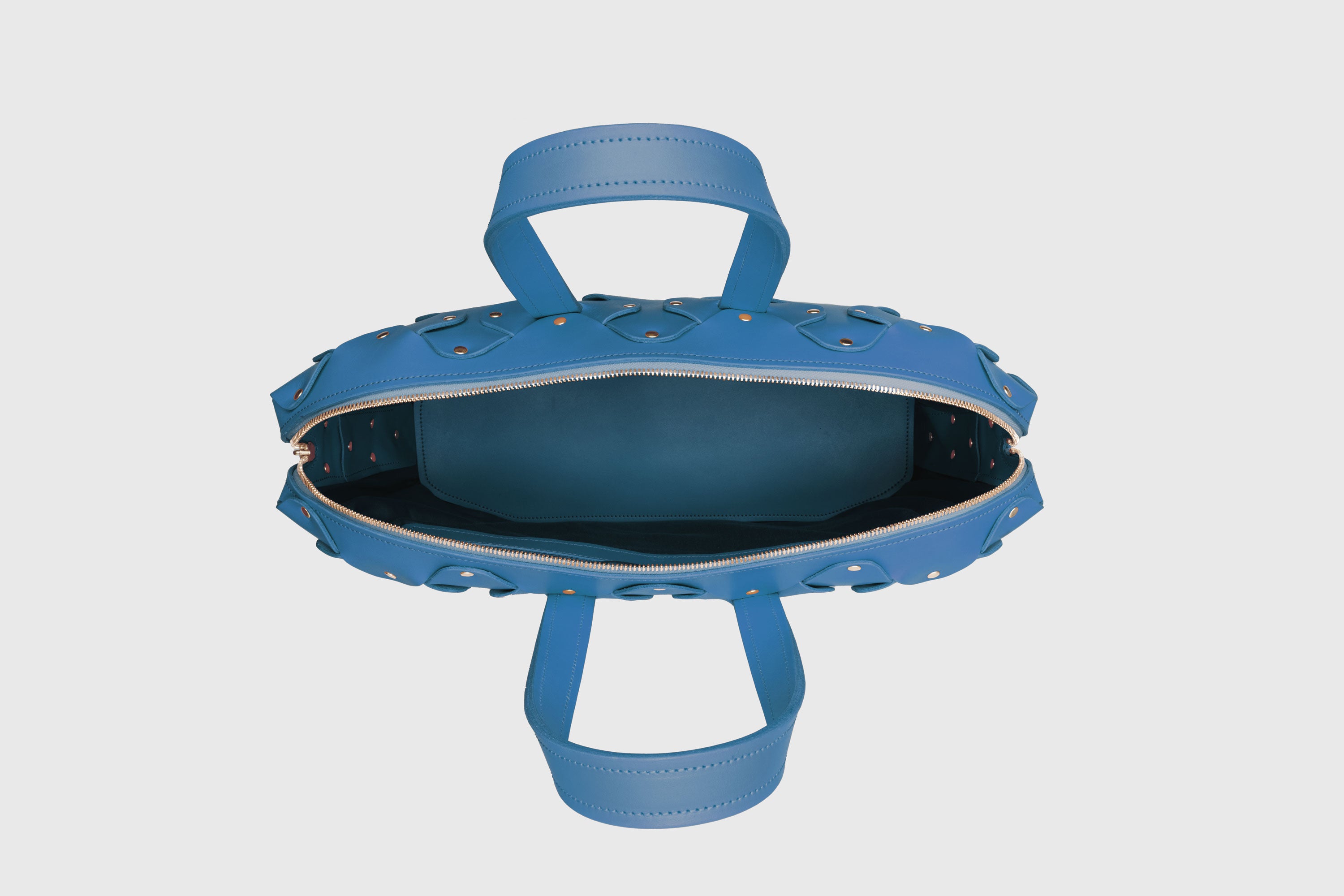 Nauto Leather Bag Royal Blue Color Vegetable Tanned Full Grain Spain Brass Rivets Design Minimalist Modern Big Travel Zipper Office Handbag Atelier Madre Manuel Dreesmann Barcelona