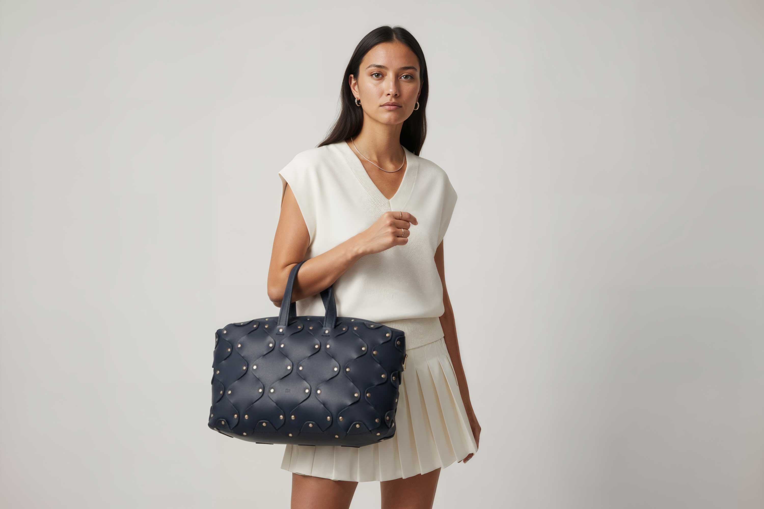 Nauto Leather Bag Marine Blue Color Vegetable Tanned Full Grain Spain Brass Rivets Design Minimalist Modern Big Travel Zipper Office Handbag Atelier Madre Manuel Dreesmann Barcelona