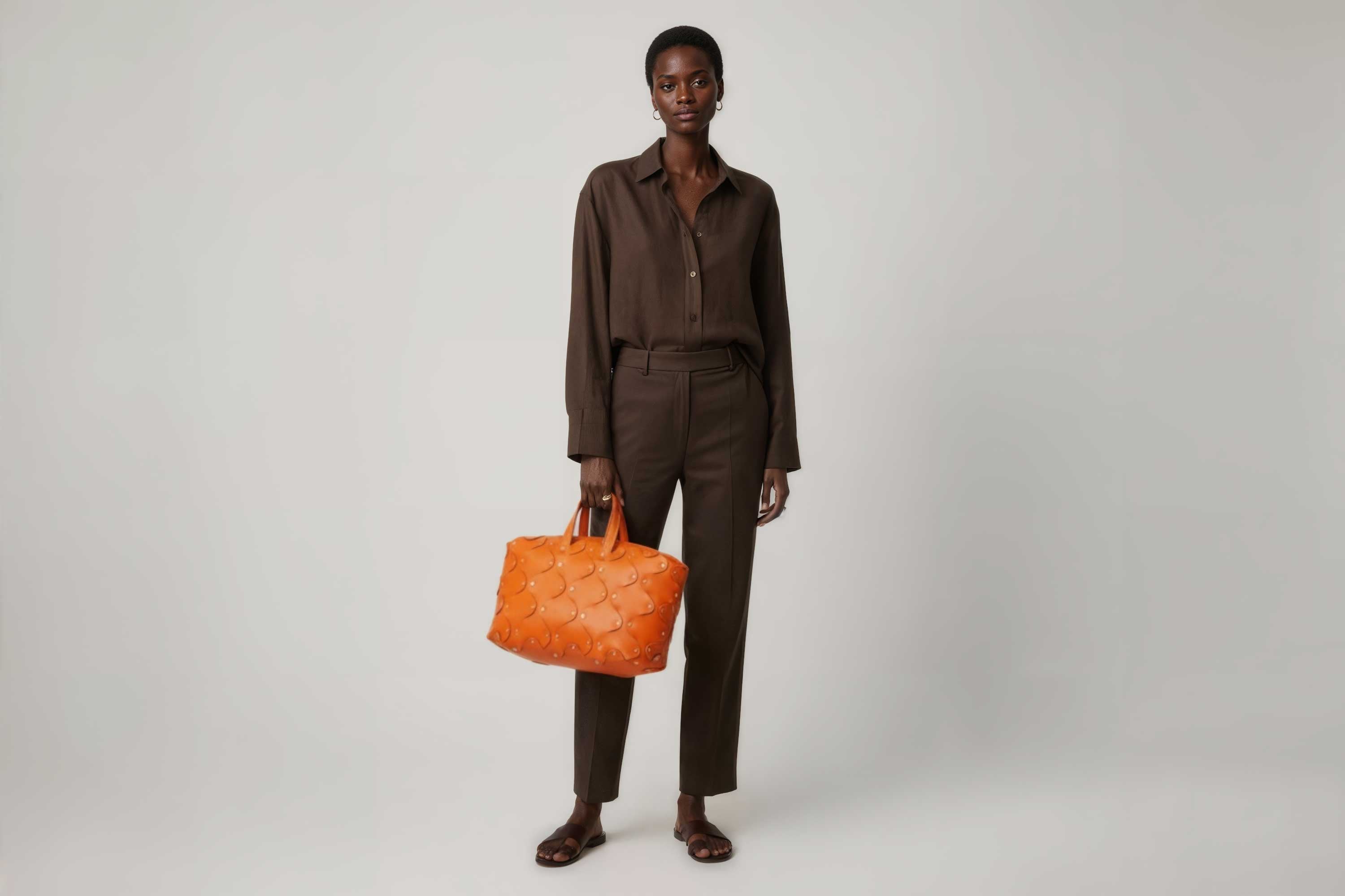 Nauto Leather Orange Color Vegetable Tanned Full Grain Spain Brass Rivets Design Minimalist Modern Big Travel Zipper Office Handbag Atelier Madre Manuel Dreesmann Barcelona