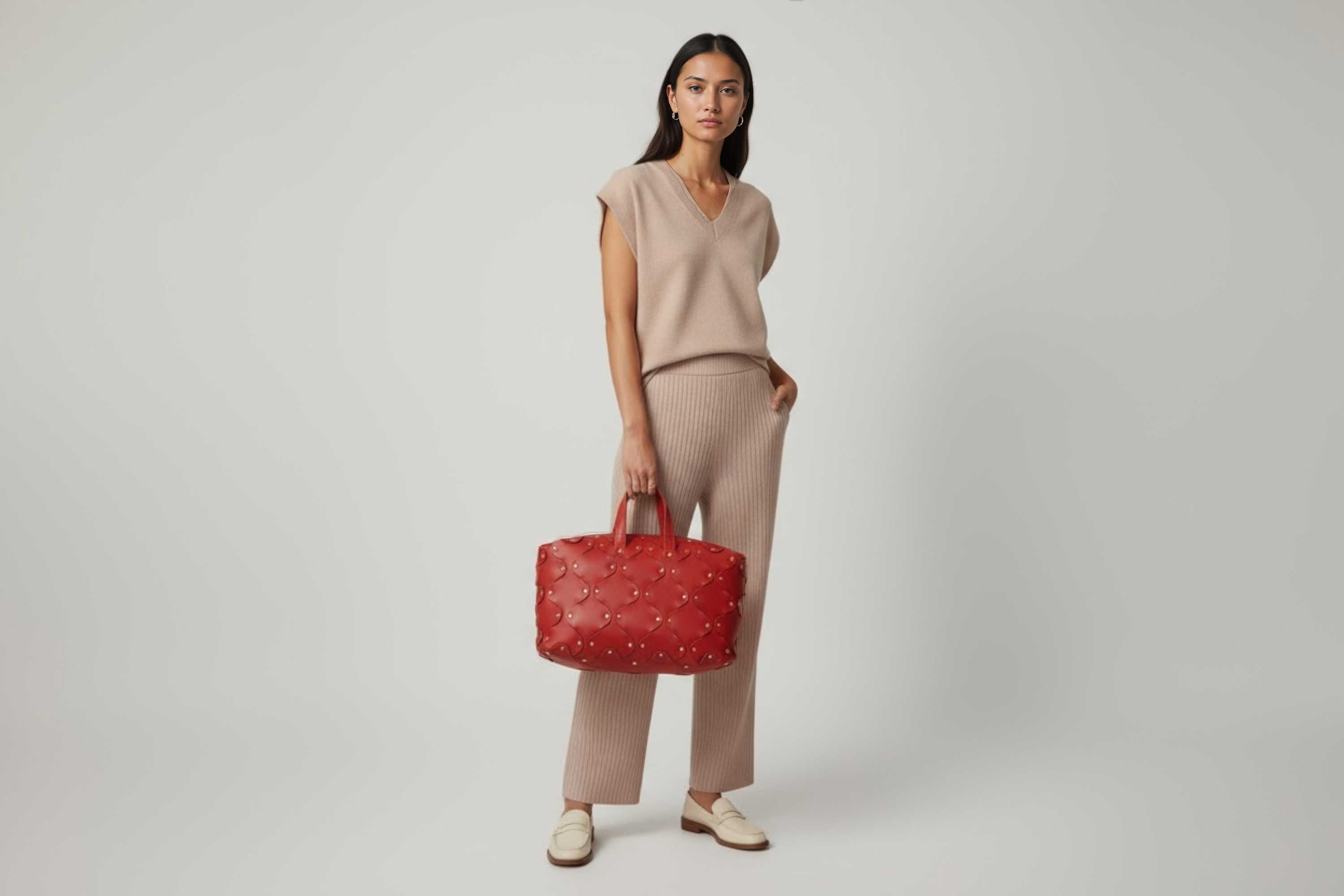 Nauto Leather Red Color Vegetable Tanned Full Grain Spain Brass Rivets Design Minimalist Modern Big Travel Zipper Office Handbag Atelier Madre Manuel Dreesmann Barcelona