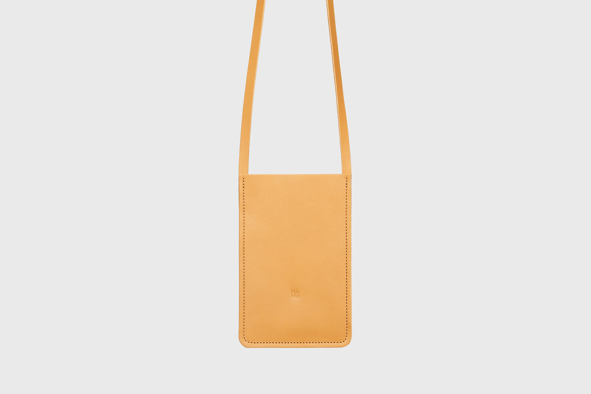 Neck Pouch Leather Brown Color Minimalistic Design Atelier Madre Manuel Dreesmann Barcelona Spain 1