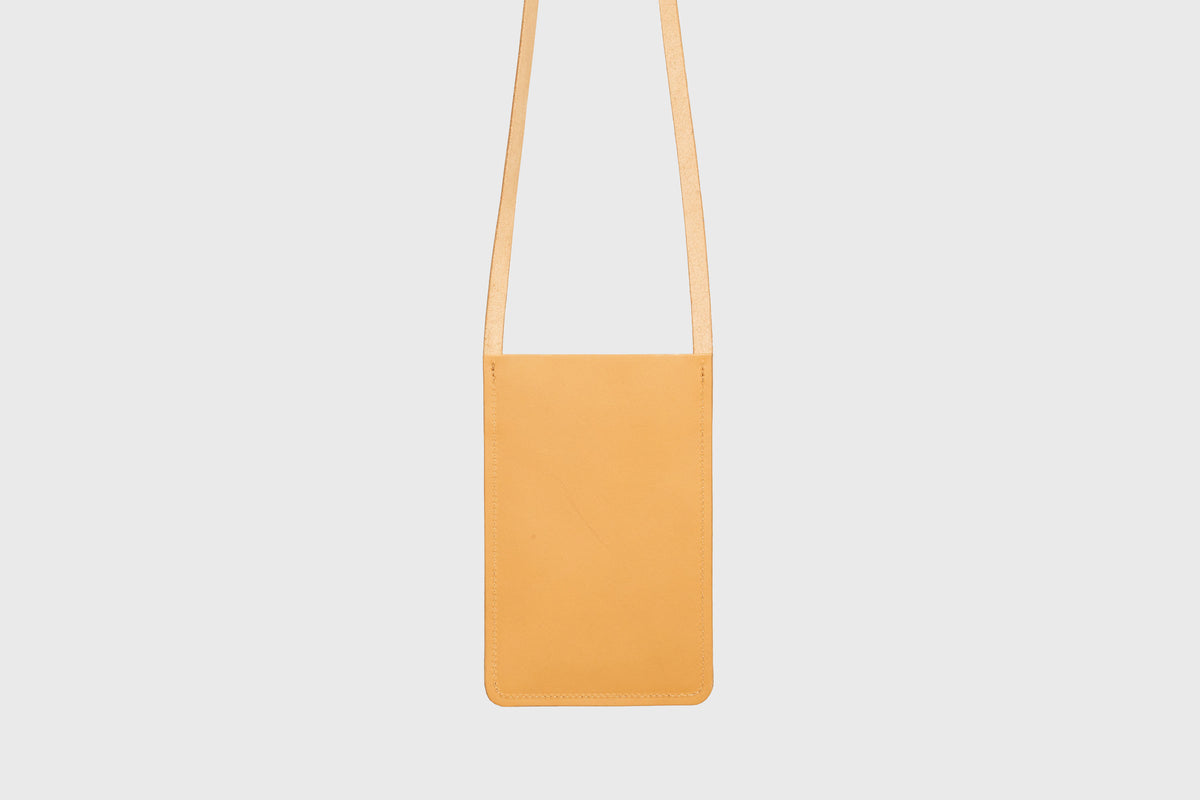 Neck Pouch Leather Brown Color Minimalistic Design Atelier Madre Manuel Dreesmann Barcelona Spain 2