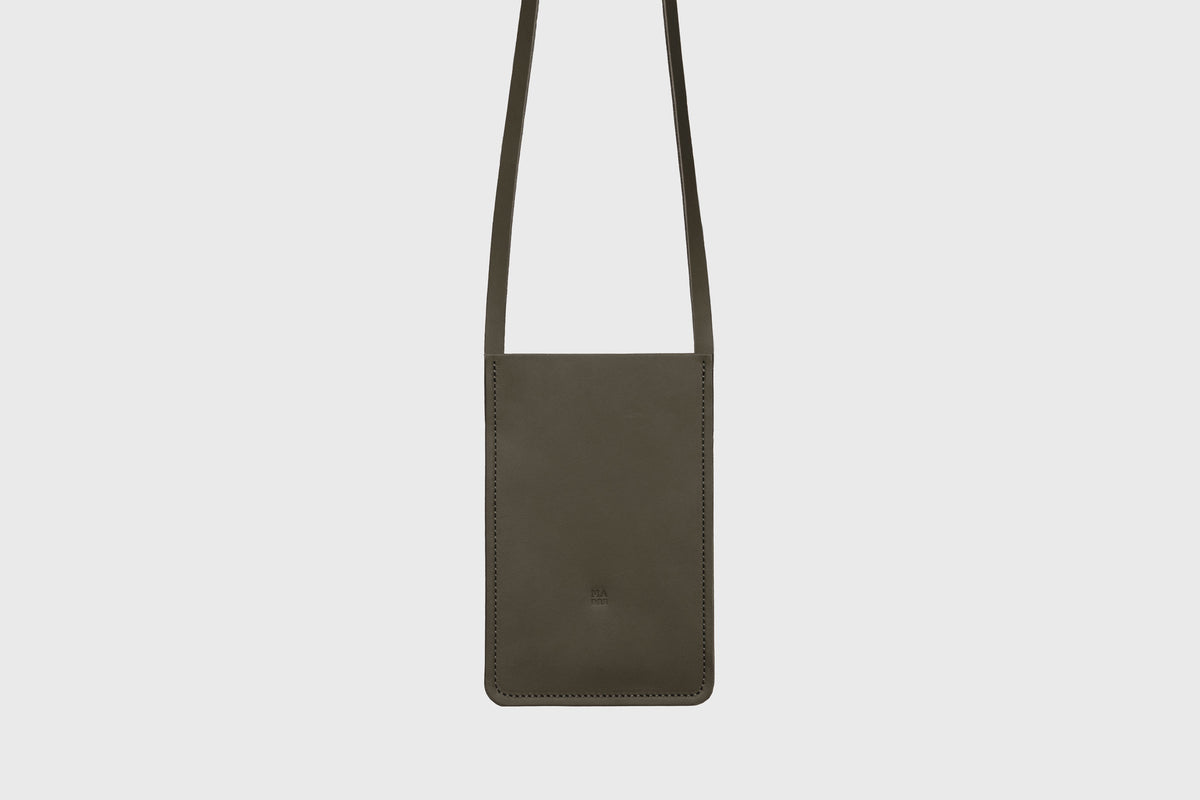Neck Pouch Leather Olive Green Color Minimalistic Design Atelier Madre Manuel Dreesmann Barcelona Spain 1